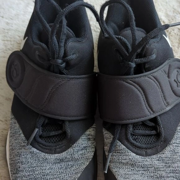 Matteo Berrettini Asics Shoes 2018 NIKE Mens KD TREY 5 VI Black Grey White Cross Strap Athletic Shoes Size 9.5