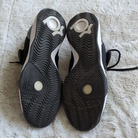 Run Shoes Asics 2018 NIKE Mens KD TREY 5 VI Black Grey White Cross Strap Athletic Shoes Size 9.5