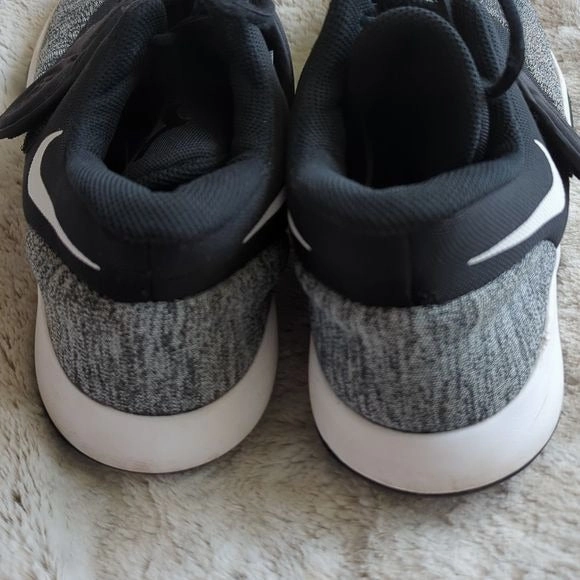 2018 NIKE Mens KD TREY 5 VI Black Grey White Cross Strap Athletic Shoes Size 9.5 Carbon Plate Asics