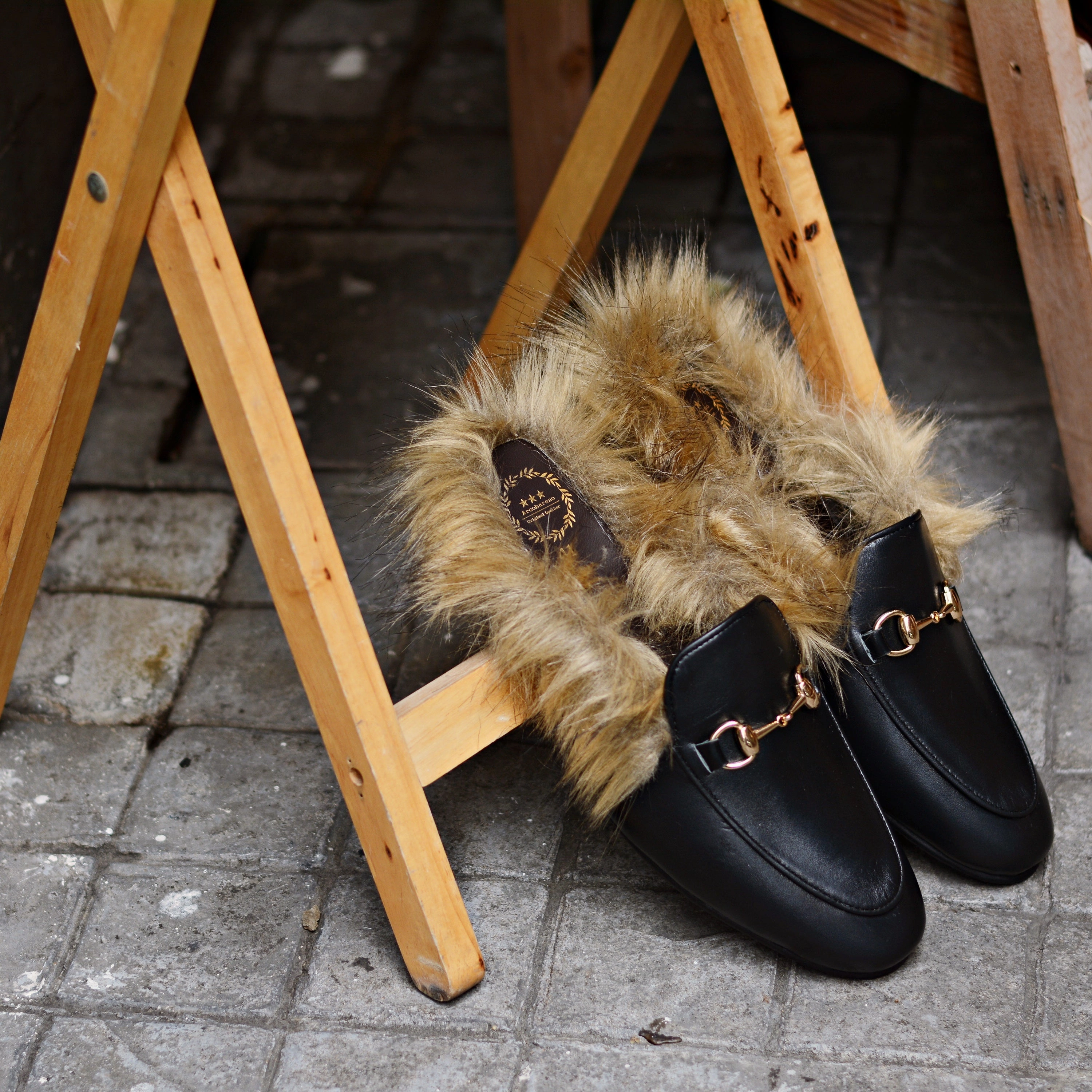 Venom Slippers 701 Arcobareno HorseBit Slipper MattBlack Fur