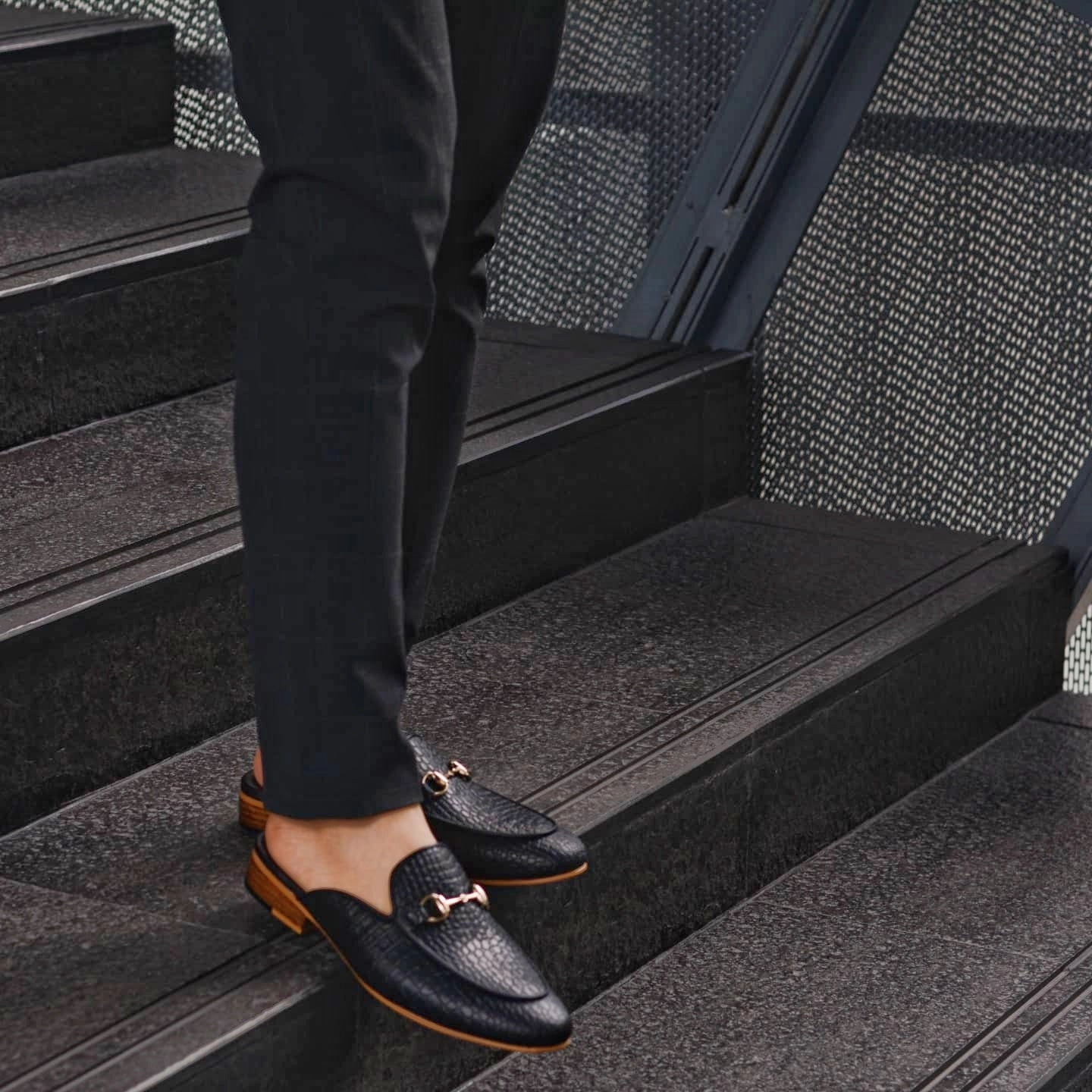 Ugg Sherpa Slippers 701 Horsebit Slipper CrocoMatt Black