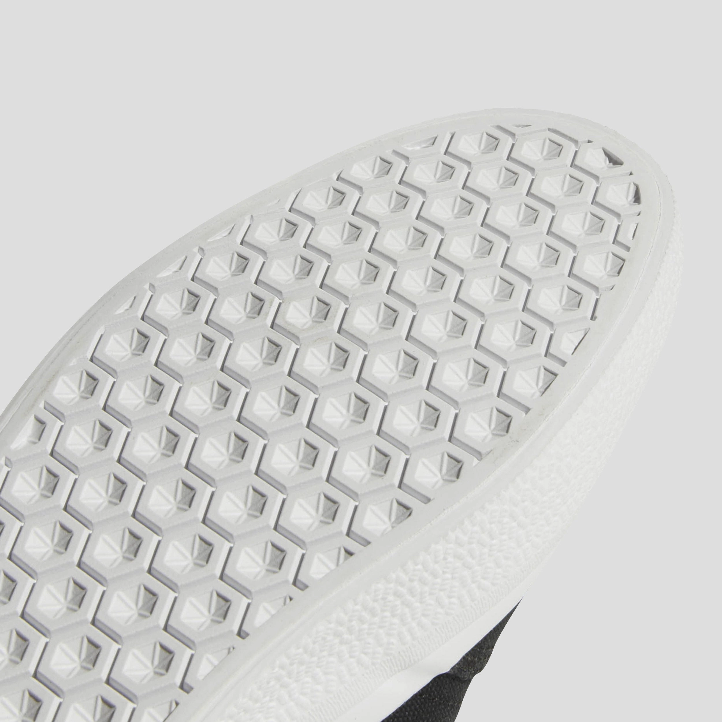 Adidas Sleek Shoes adidas 3MC Skate Shoes Core Black / Core Black / Footwear White