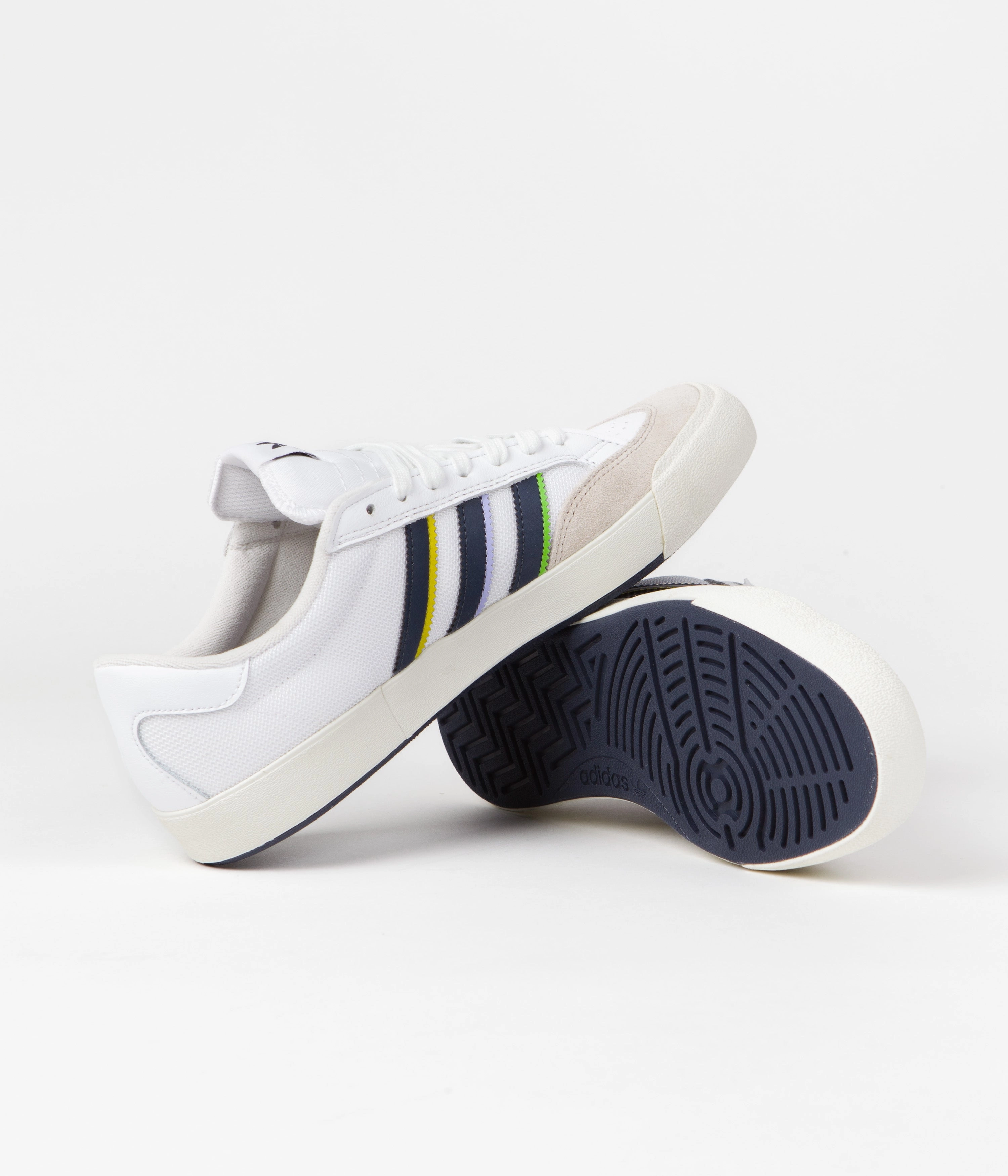 Adidas Takkies Shoes Adidas Nora Shoes - FTWR White / Shadow Navy / Gold Metallic