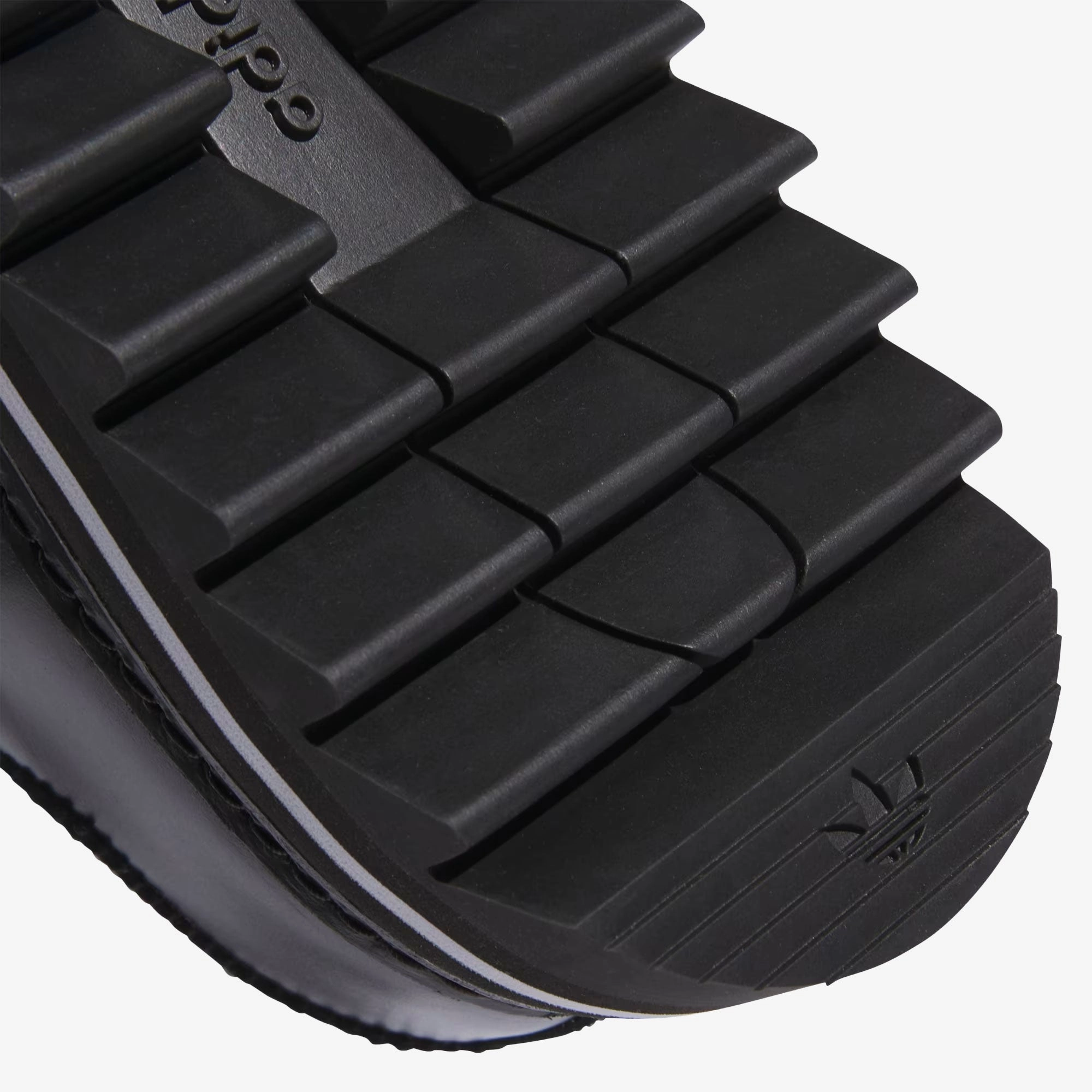 Adidas Originals | CLOT SUPERSTAR BY EDISON CHEN  { CORE BLACK/CLOUD WHITE/CORE BLACK Adidas Messi Shoes New