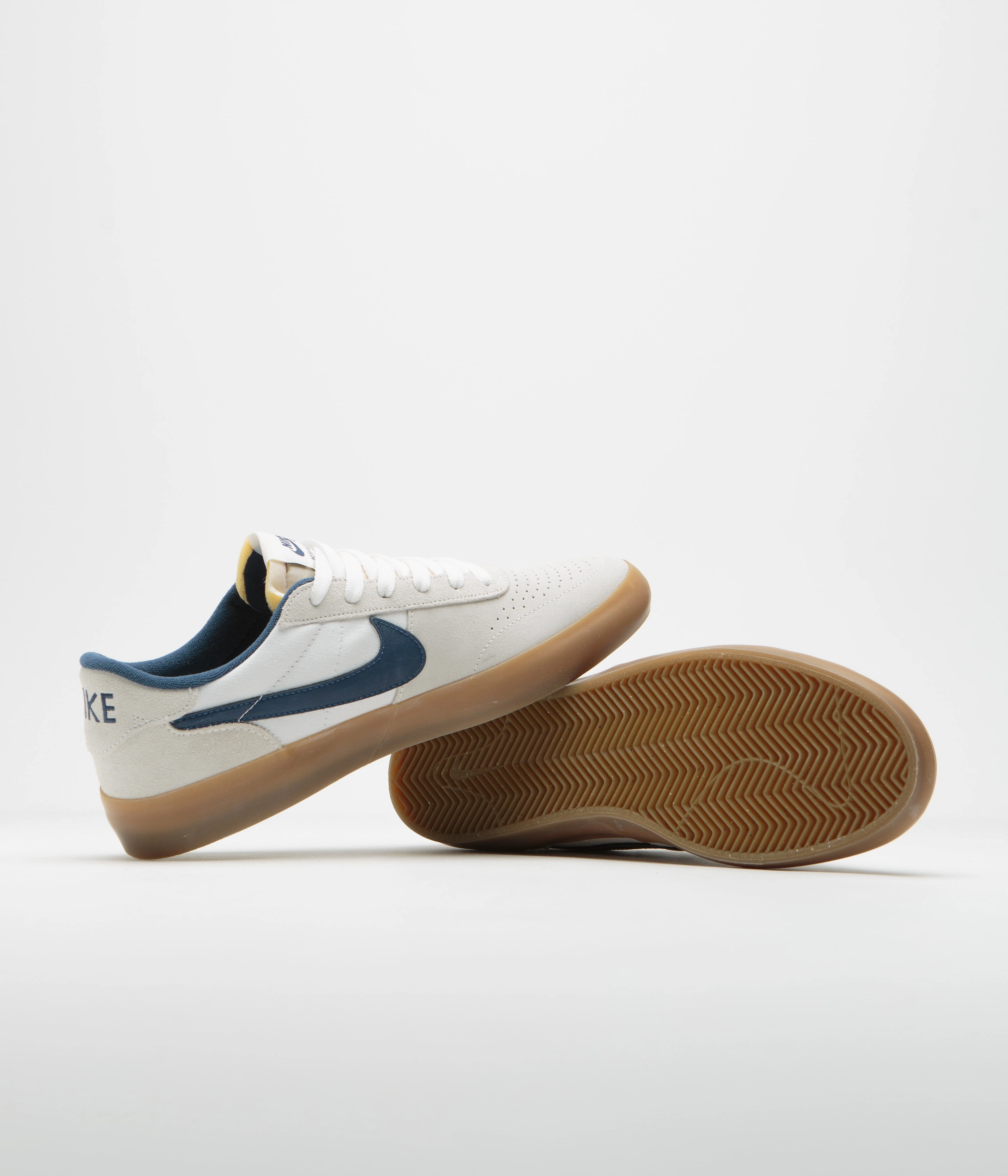 Nike SB Heritage Vulc Shoes - Summit White / Navy - White - Gum Light Brown Padel Shoes Asics
