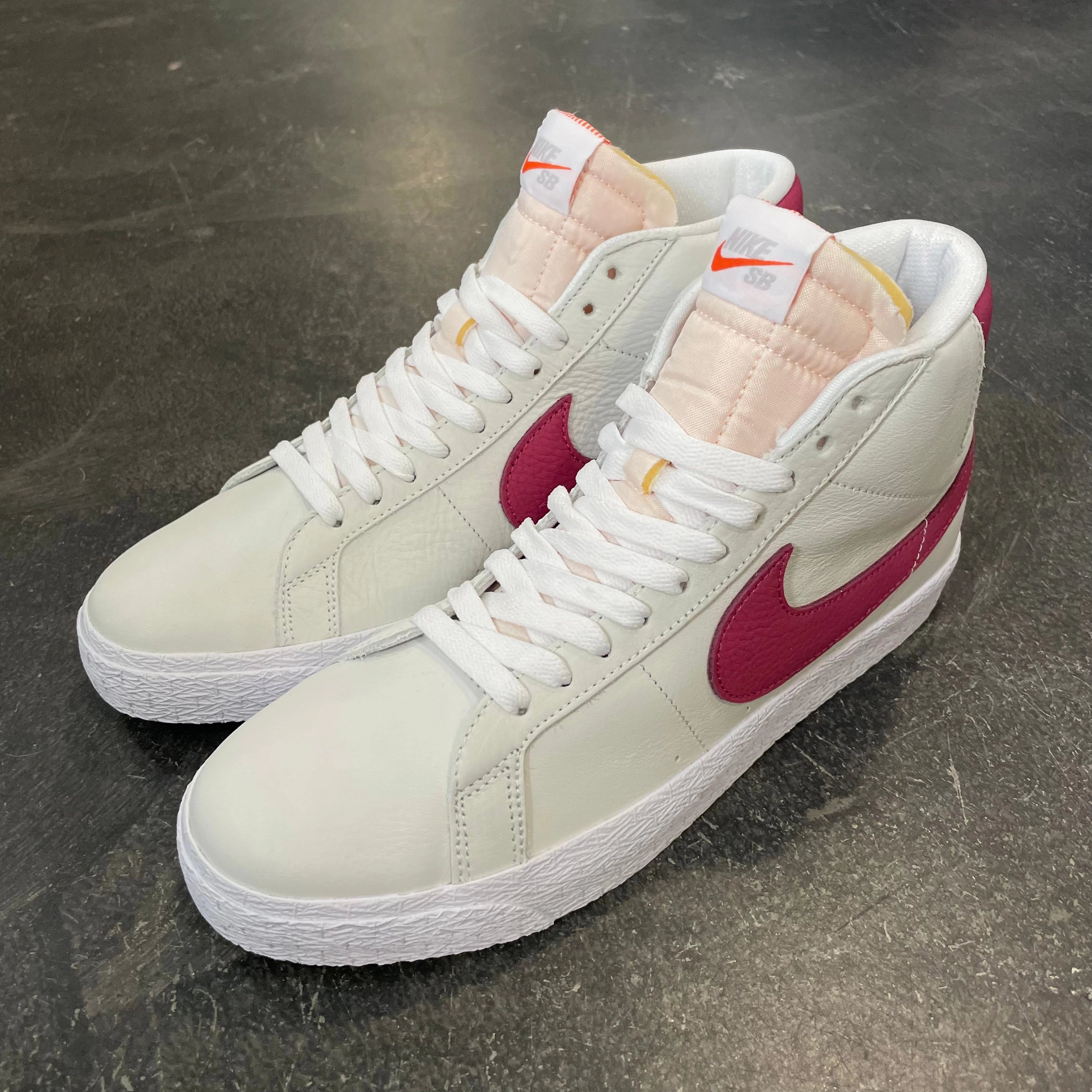 Asics Gel-rocket 12 Volleyball Shoes Nike SB Blazer Mid ISO Orange Label White/Sweet Beet SALE