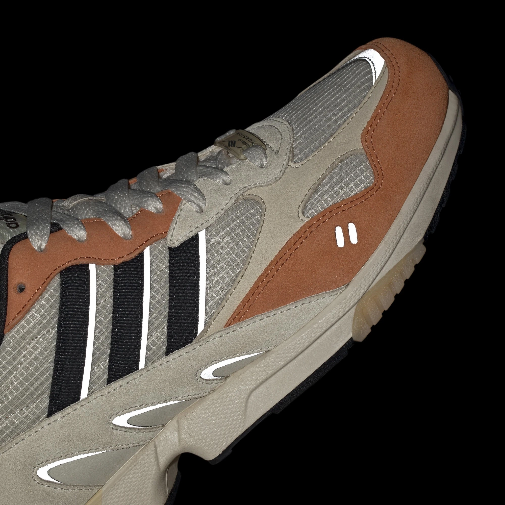 Adidas Originals | TORSION SUPER  { CHALK WHITE/CARBON/HAZY COPPER Adidas Turf Soccer Shoe