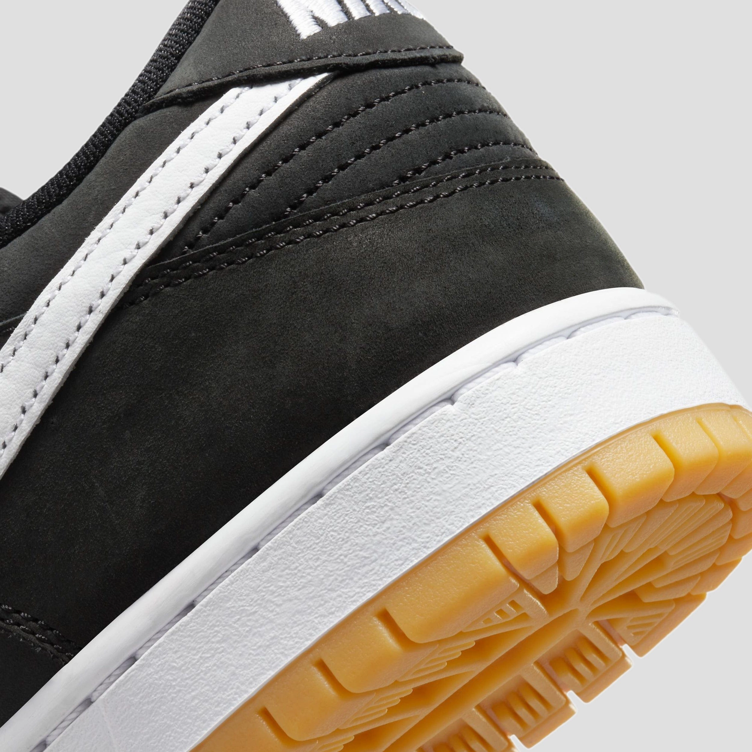 Nike SB Dunk Low Pro Skate Shoes Black / White / Gum Asics Gel-foundation 12 Running Shoe