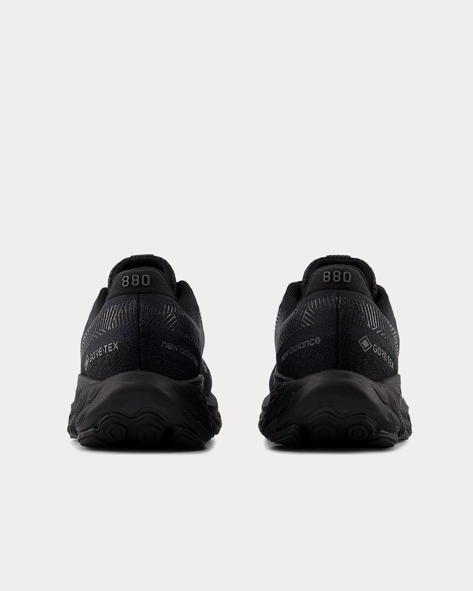 Fresh Foam X 880v14 Gore-Tex Black / Phantom / Magnet Running Shoes New Balance Turf Shoes Red