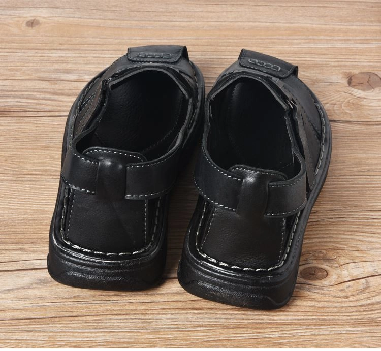 Summer mens slippers genuine leather sandals outdoor casual men leather sandals for Beach shoes hombre Hollow aerated shoes Flat Rubber Soled Shoes