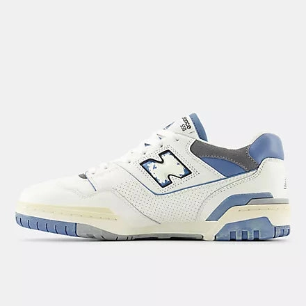 New Balance Classics Women New Balance 550 Sea salt with heron blue and angora