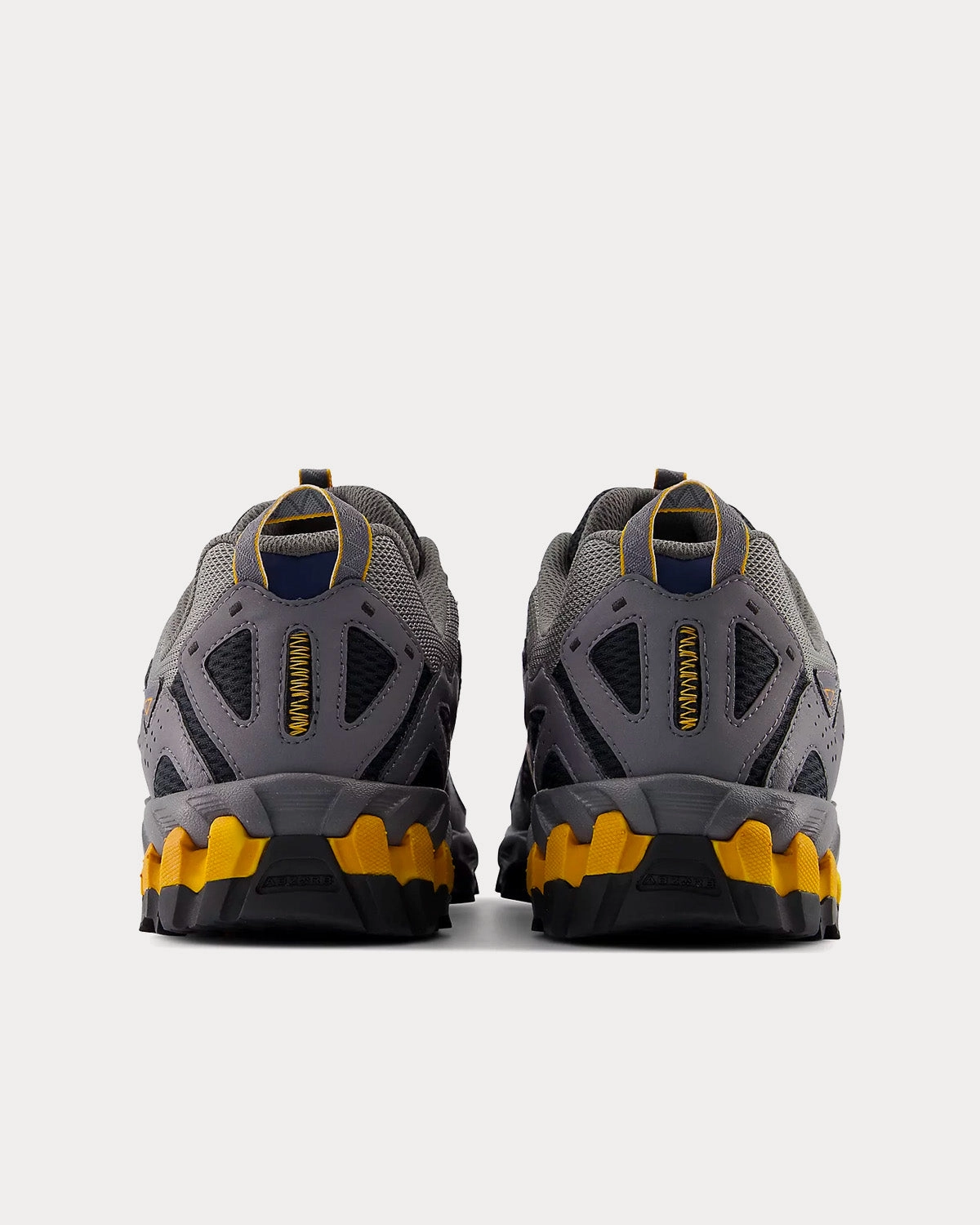 New Balance Spikes 610v1 Castlerock / Varsity Gold / Phantom Low Top Sneakers