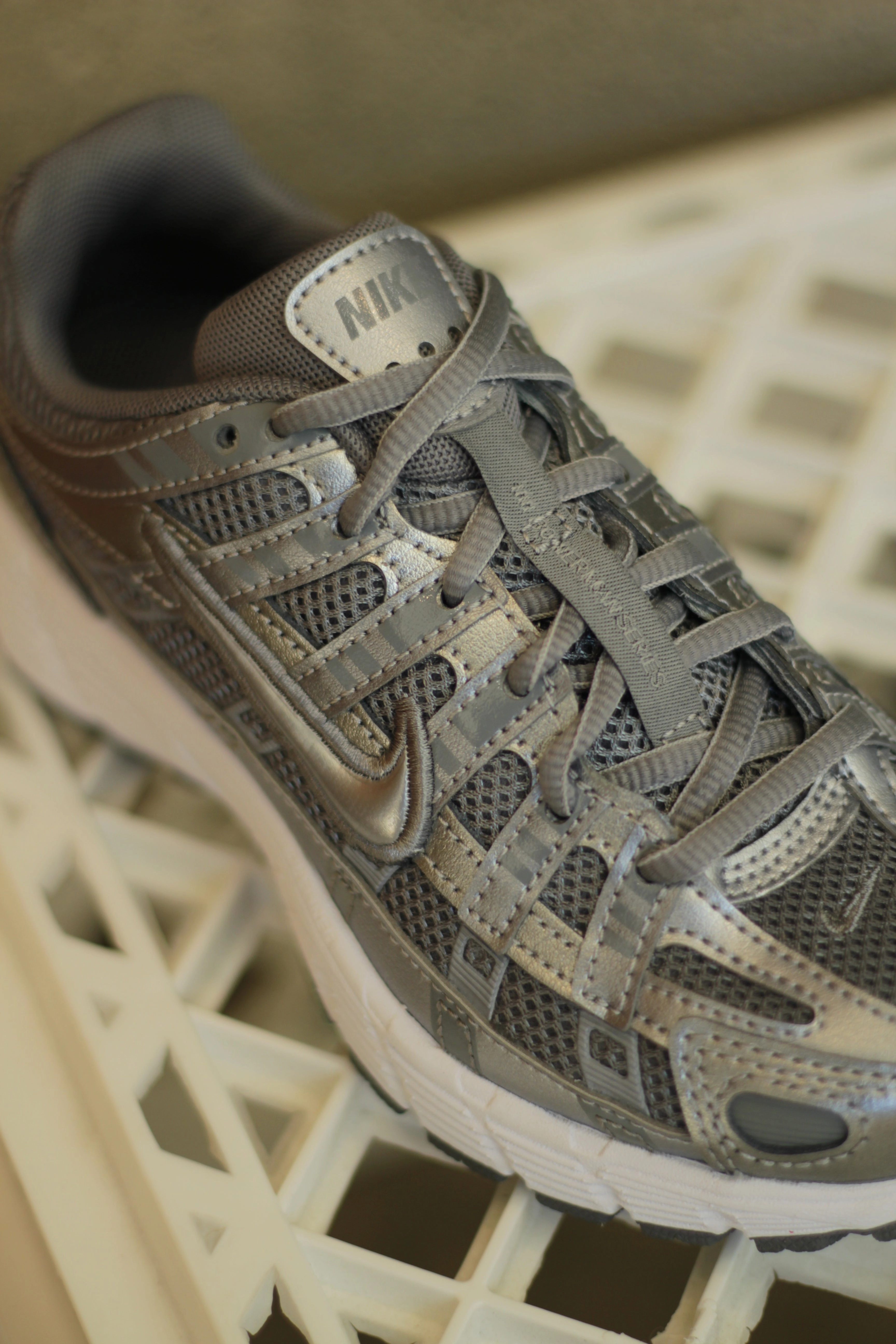 NIKE P-6000 (GS) "MTLC COOL GREY/COOL GREY-WHITE-WOLF GREY" Best Asics Everyday Shoes