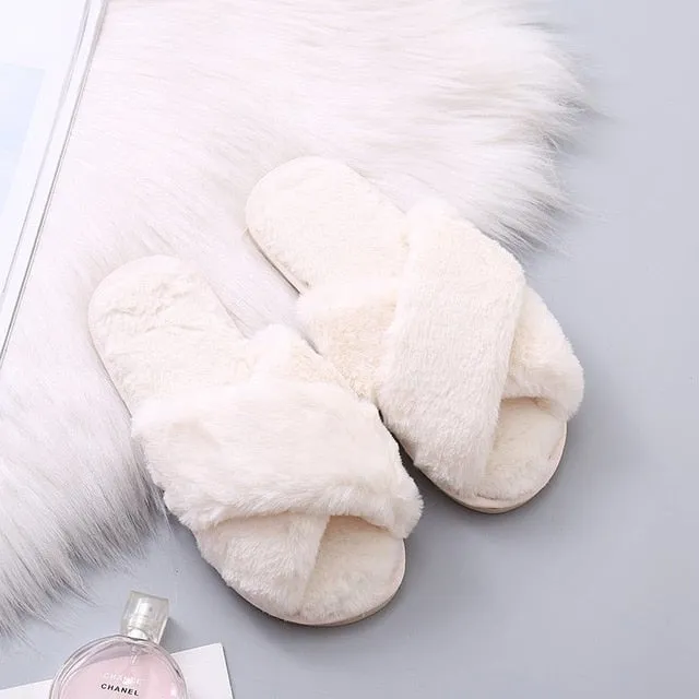 New Croc Slippers Warm Fluffy Slippers Women Cozy Faux Fur Cross Indoor Floor Slides Flat Soft Furry Shoes Ladies Female Celebrities Flip Flops