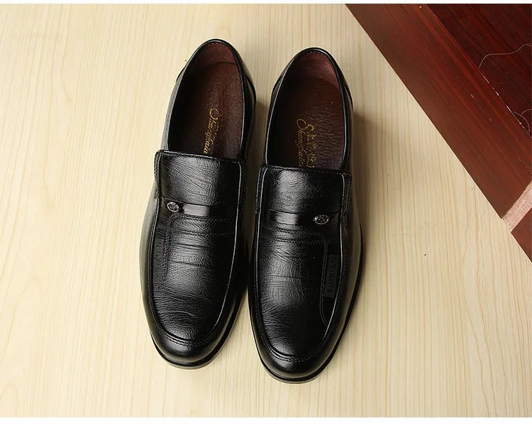 Men's Dress Shoes New Brand Men Business Leather Formal Flat Shoes for Work Office Men Round Shoe Breathable Party Wedding Shoes Toe Shoes