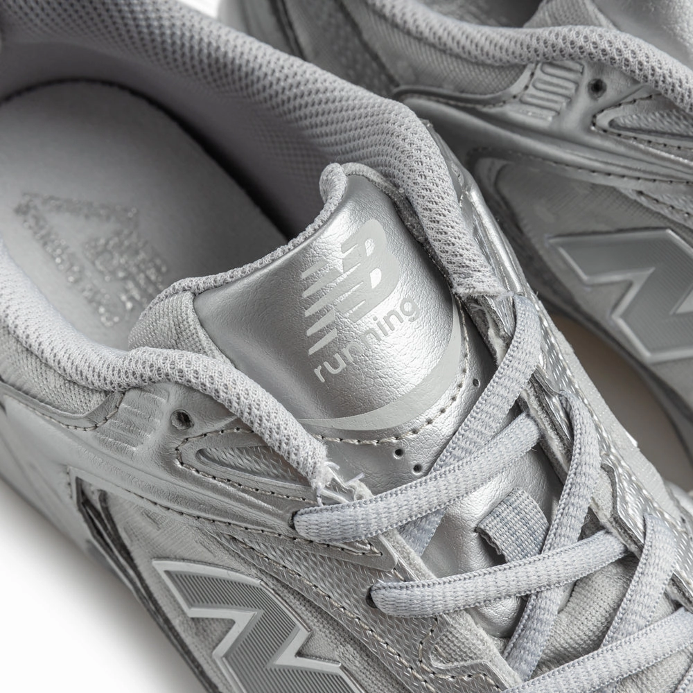 530 | Raincloud Silver Metallic Womens New Balance 680