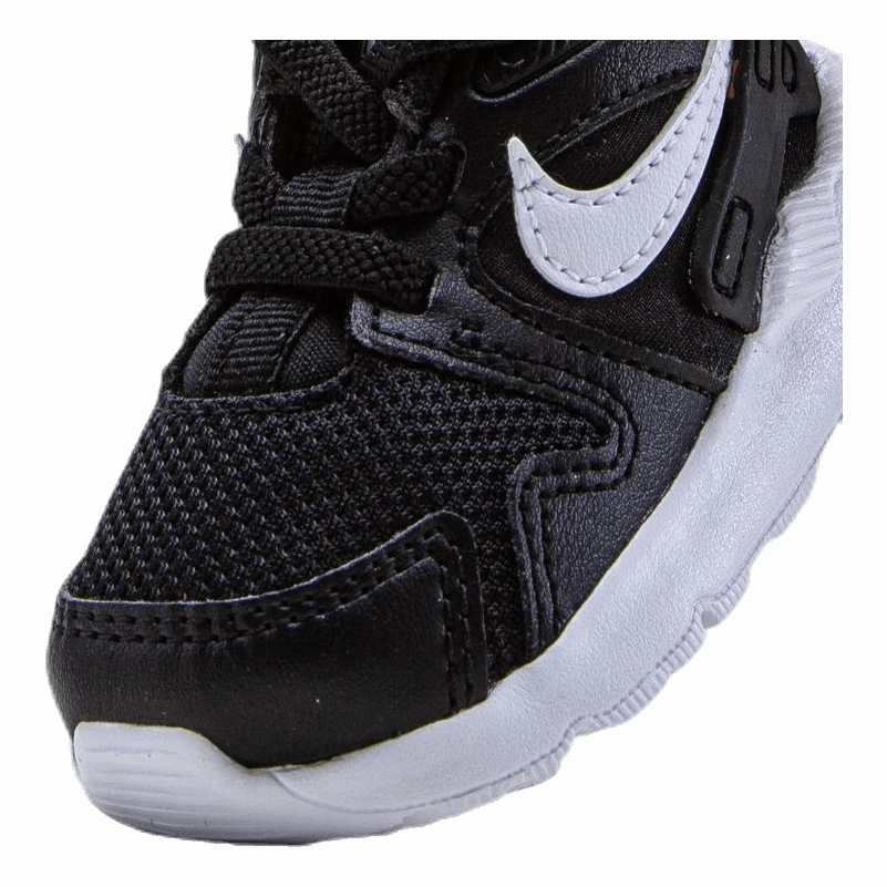 LD Victory TD White/Black Asics Novablast 2 Running Shoes