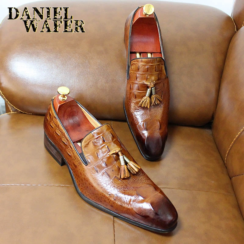 Luxury Men's Leather Dress Shoes Crocodile Prints Casual Men Shoes Slip On Tassels Loafers Office Wedding Shoes Penny Loafers Sale