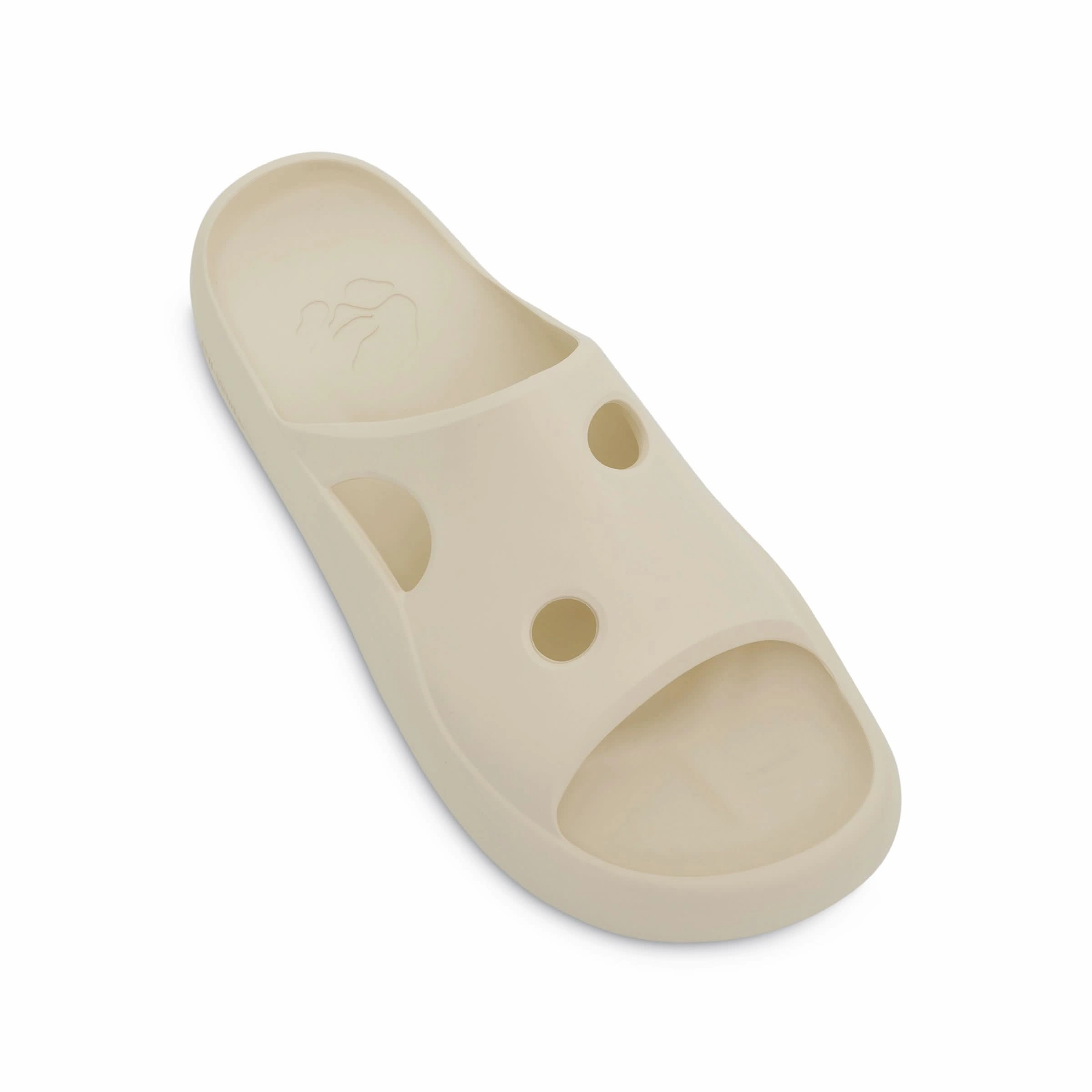 Meteor Slider in Beige Outfits With Platform Sandals