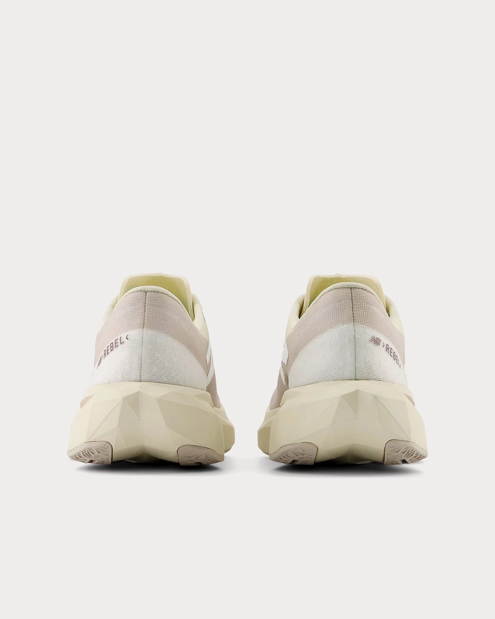 FuelCell Rebel v4 'Sydney's Signature Collection' Linen / Moonrock / White Running Shoes New Balance 550 Lilac