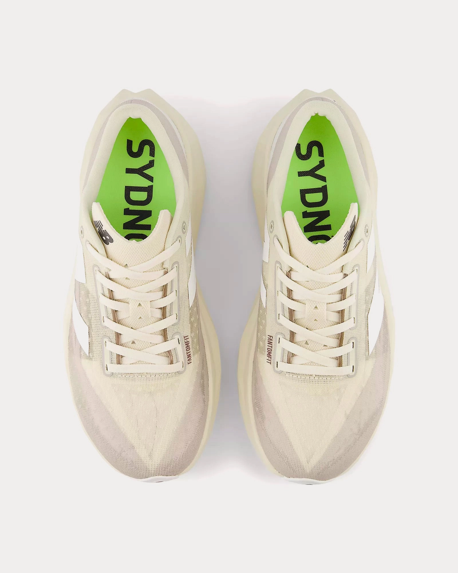 FuelCell Rebel v4 'Sydney's Signature Collection' Linen / Moonrock / White Running Shoes New Balance 990 V5 Mens