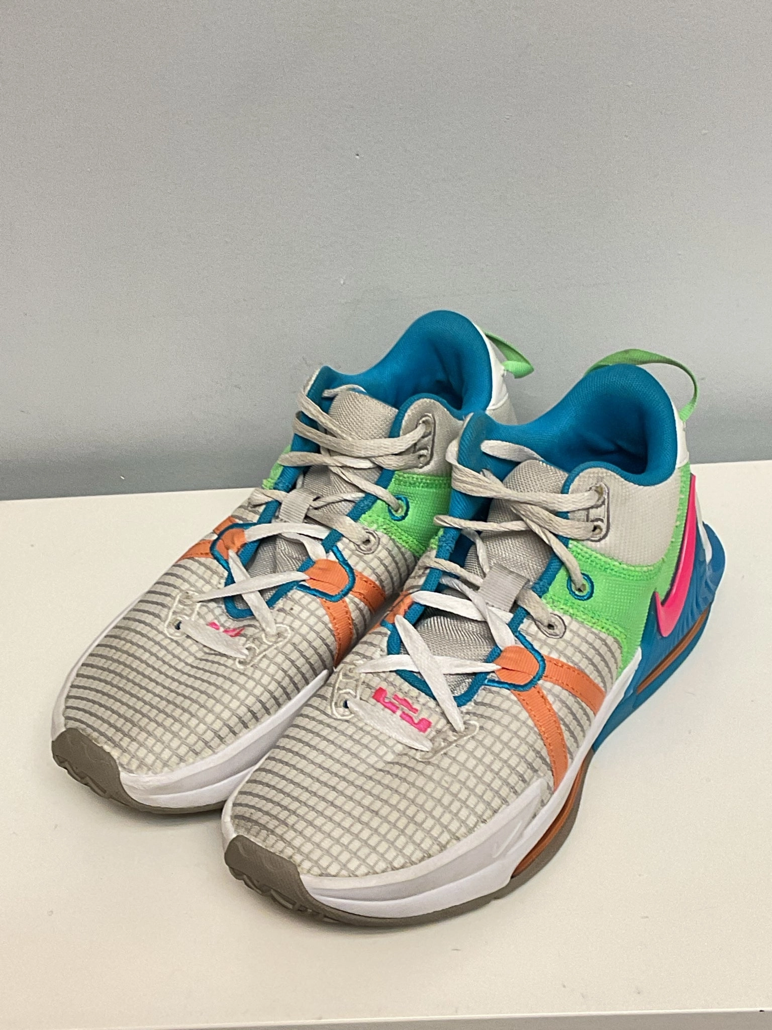 Asics Running Shoes Size 5.5 Nike Child Shoe Size 8 White & Blue Shoes