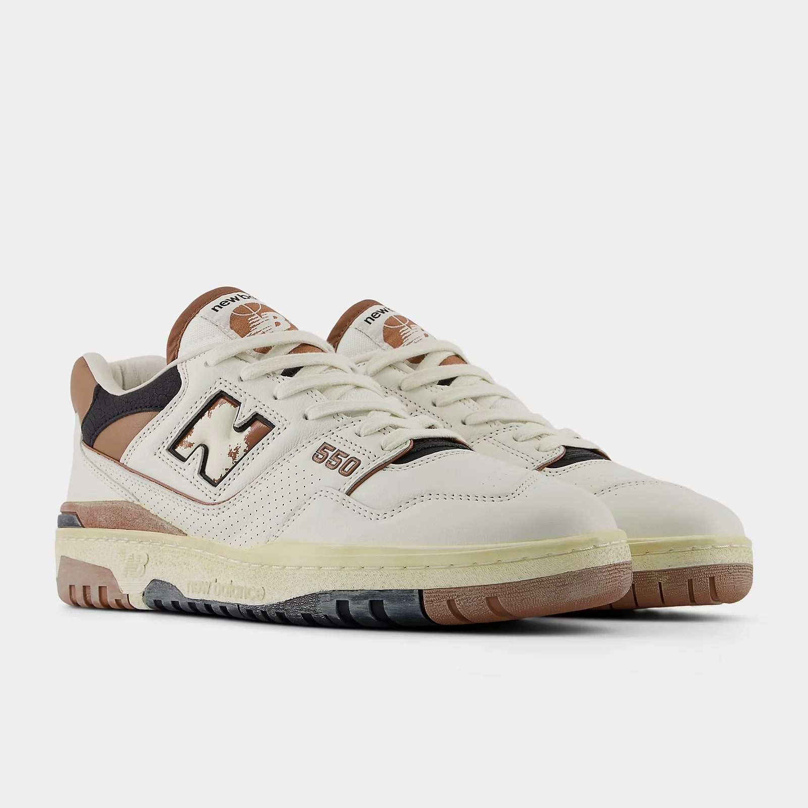 New Balance 1030 New Balance - Men 550 Sea salt with Pecan and Black BB550VGC