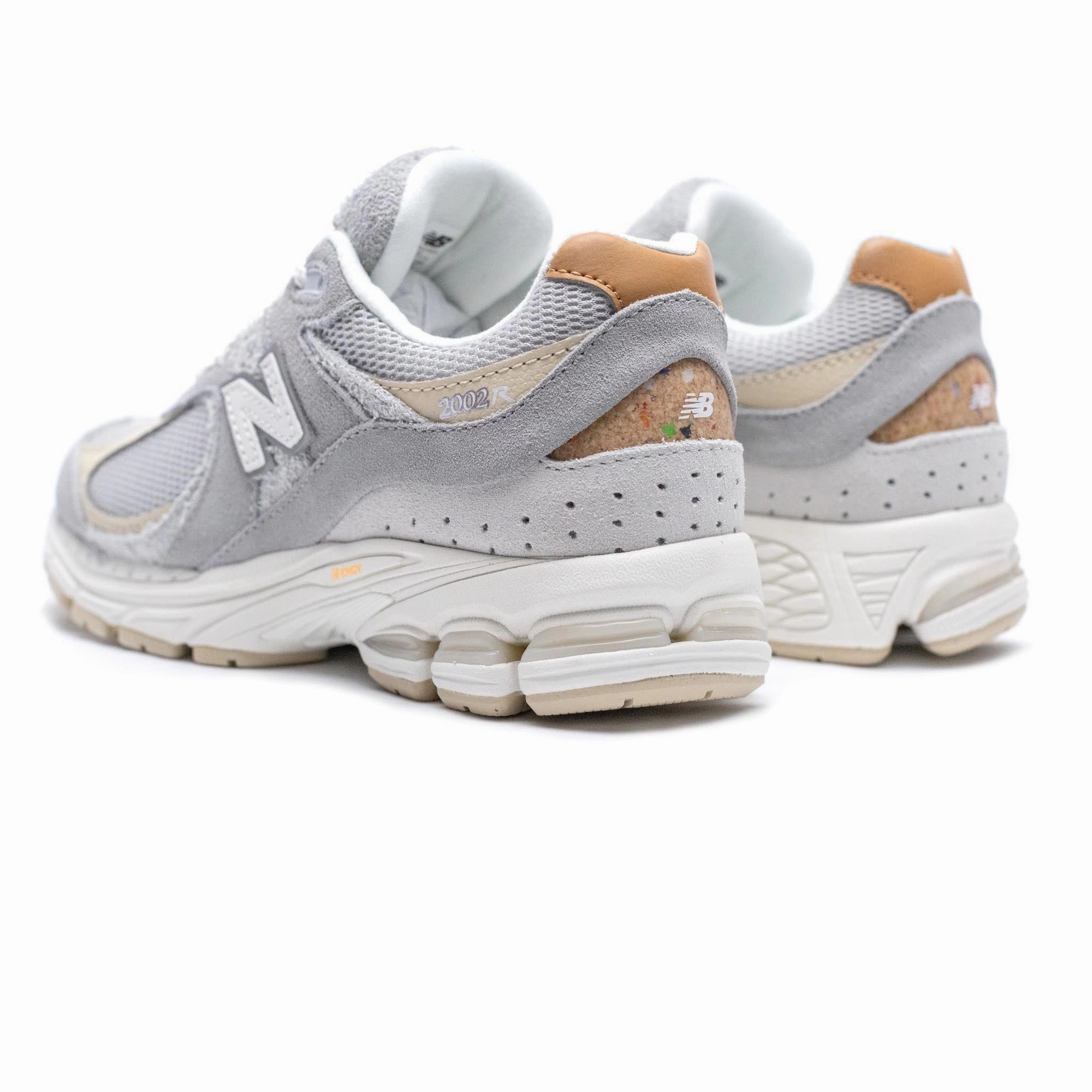 Best New Balance Walking Shoes Womens New Balance Men's 2002r Shoes - Concrete Grey / Beige