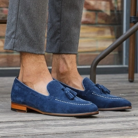 Ladies Soft Leather Loafers New Fashion Round Toe Slip on Tassels Man Casual Shoes Cow Suede Leather Handmade Loafers Comfortable Men's Driving Flats NHS105