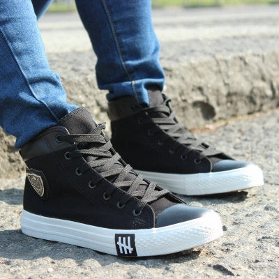 New Spring/Summer Men Casual Shoes Breathable Black High-top Lace-up Canvas Shoes Espadrilles 2018 Fashion White Men Shoes Flat Cross Country Shoes For Flat Feet