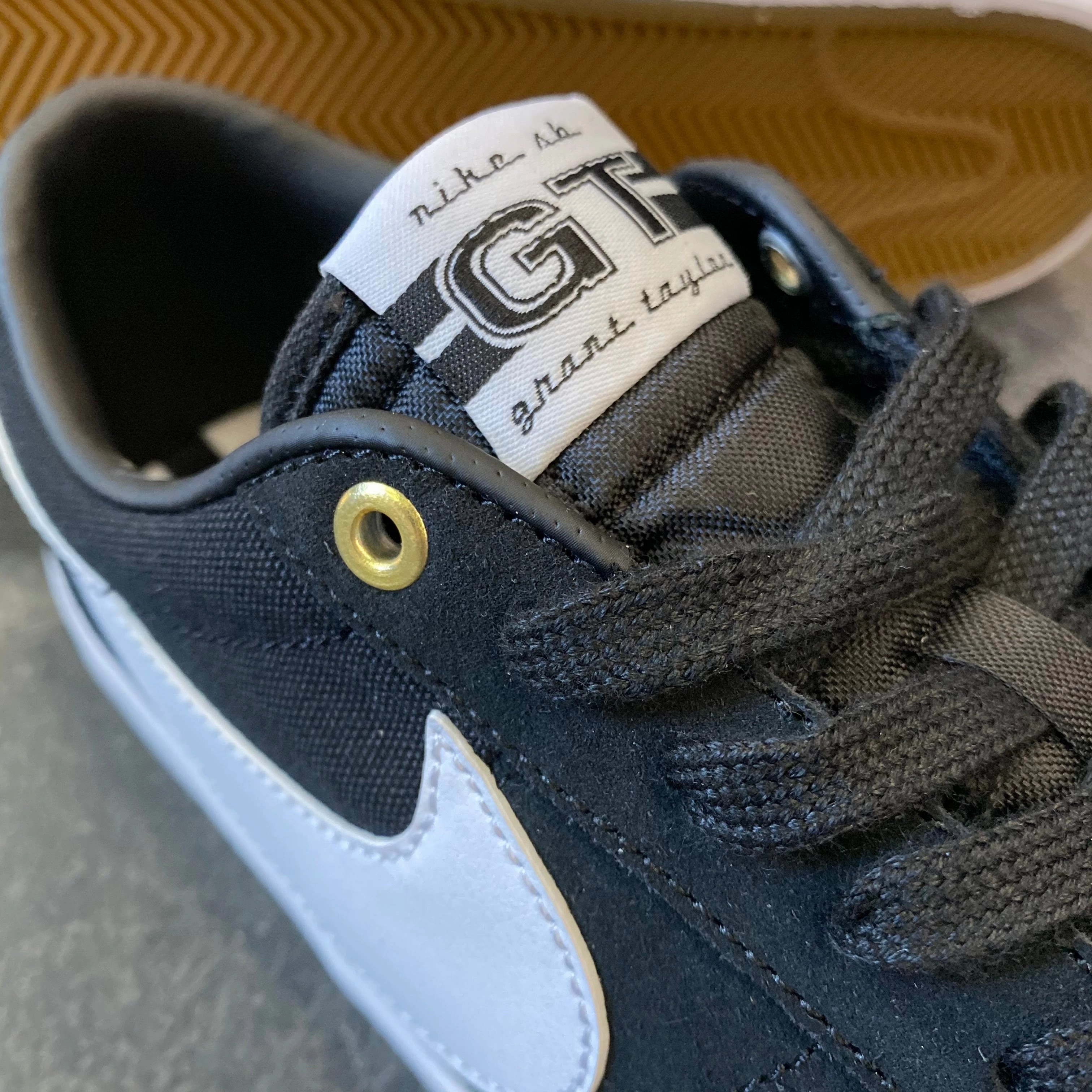 Asics Shoes Gel Rocket Nike SB Blazer Low GT Black/White SALE