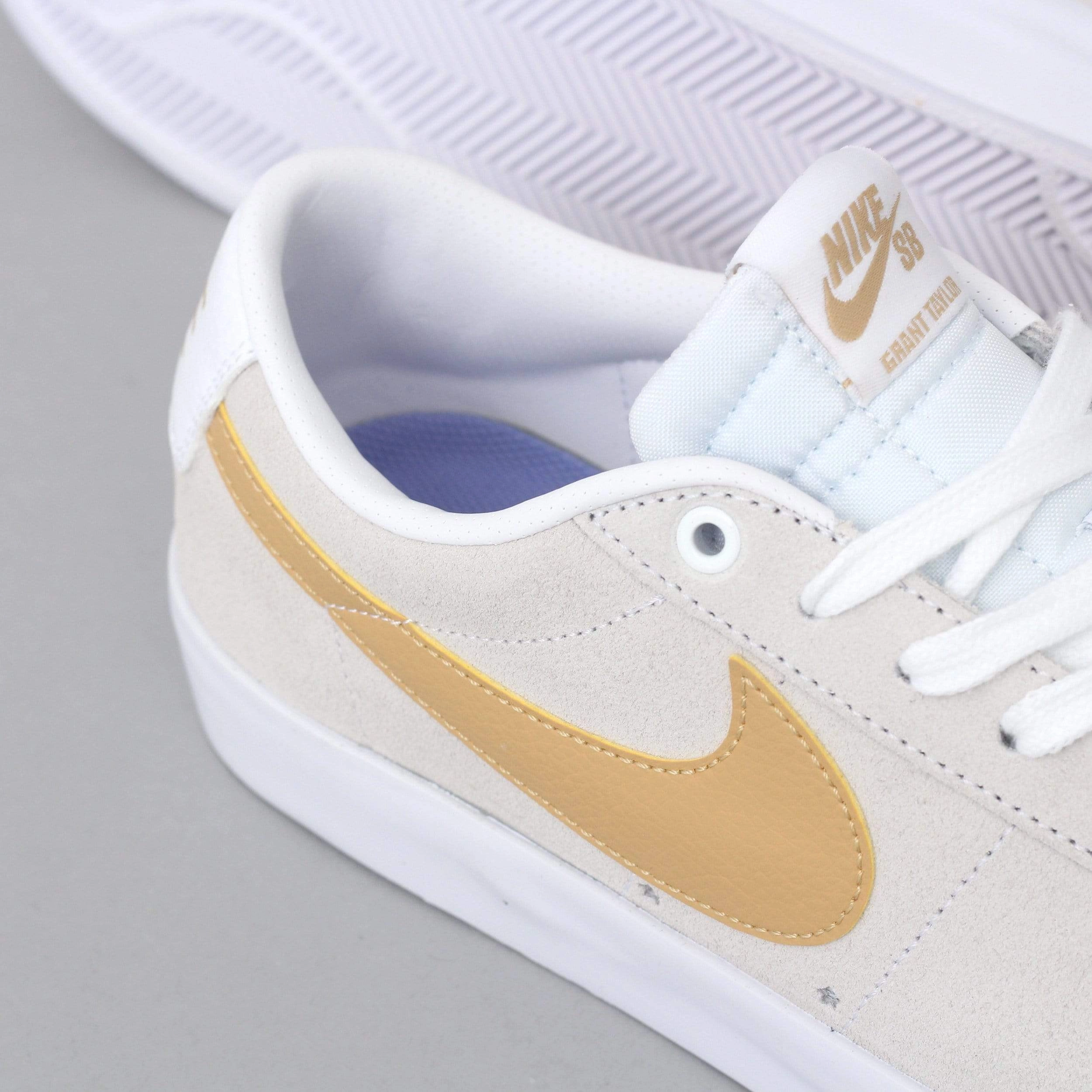 Nike SB Blazer Low GT Shoes White / Club Gold - White - Light Thistle Asics Cricket Shoes Rubber Spikes