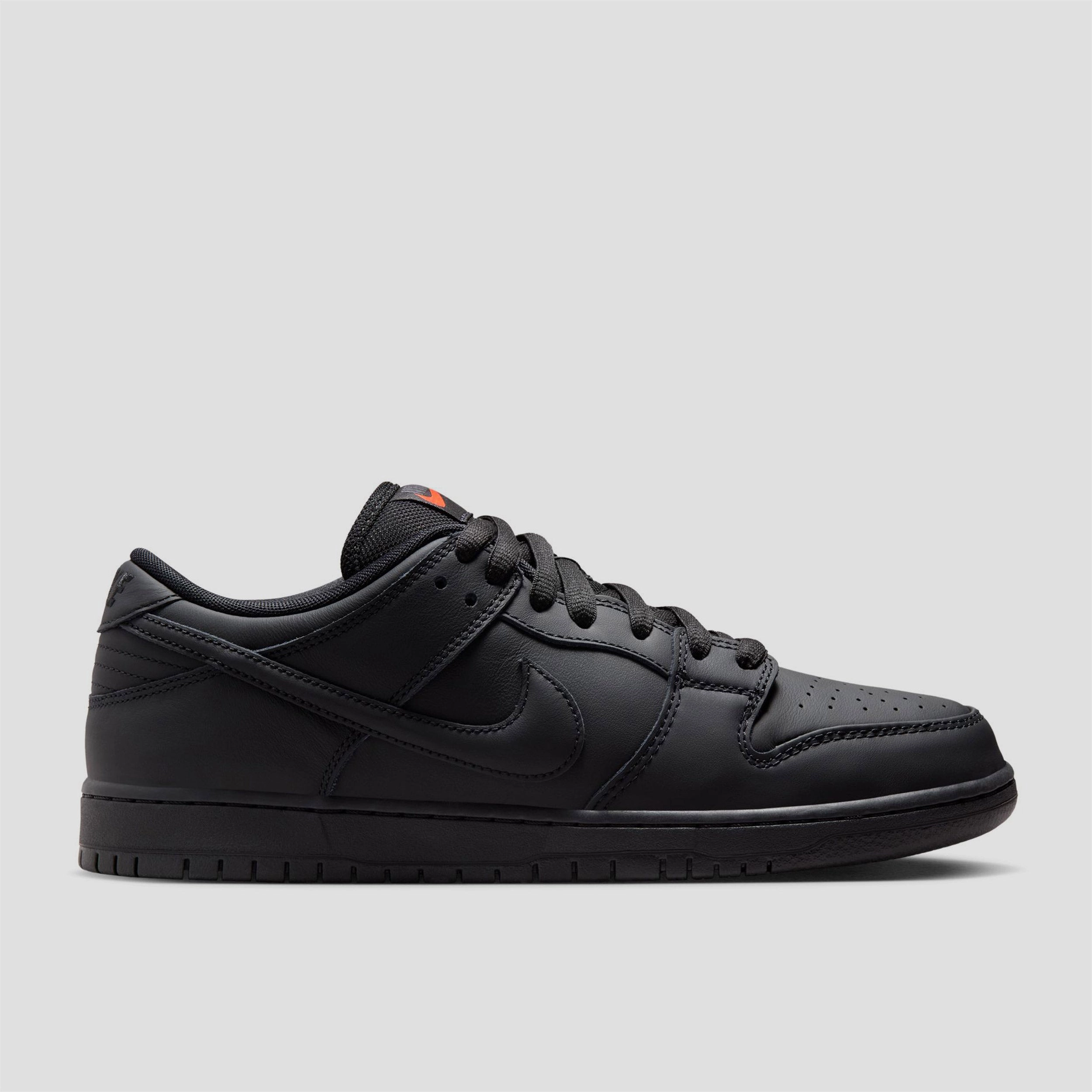 Nike SB Dunk Low Pro Skate Shoes Black / Black / Black Best Running Shoes Asics