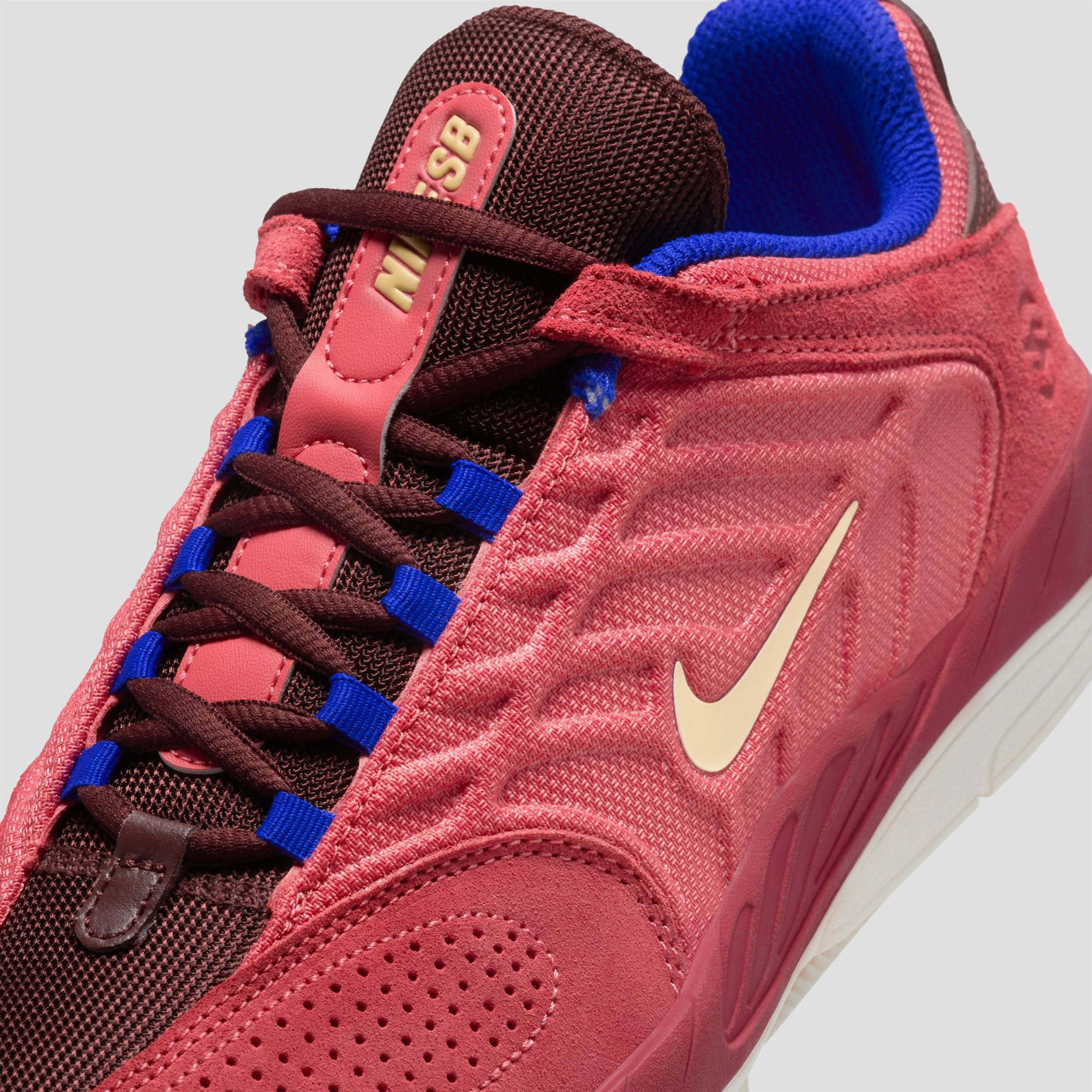 Nike SB Vertebrae Skate Shoes Adobe / Melon Tint / Earth / Noble Red Asics Sports Shoes Cricket