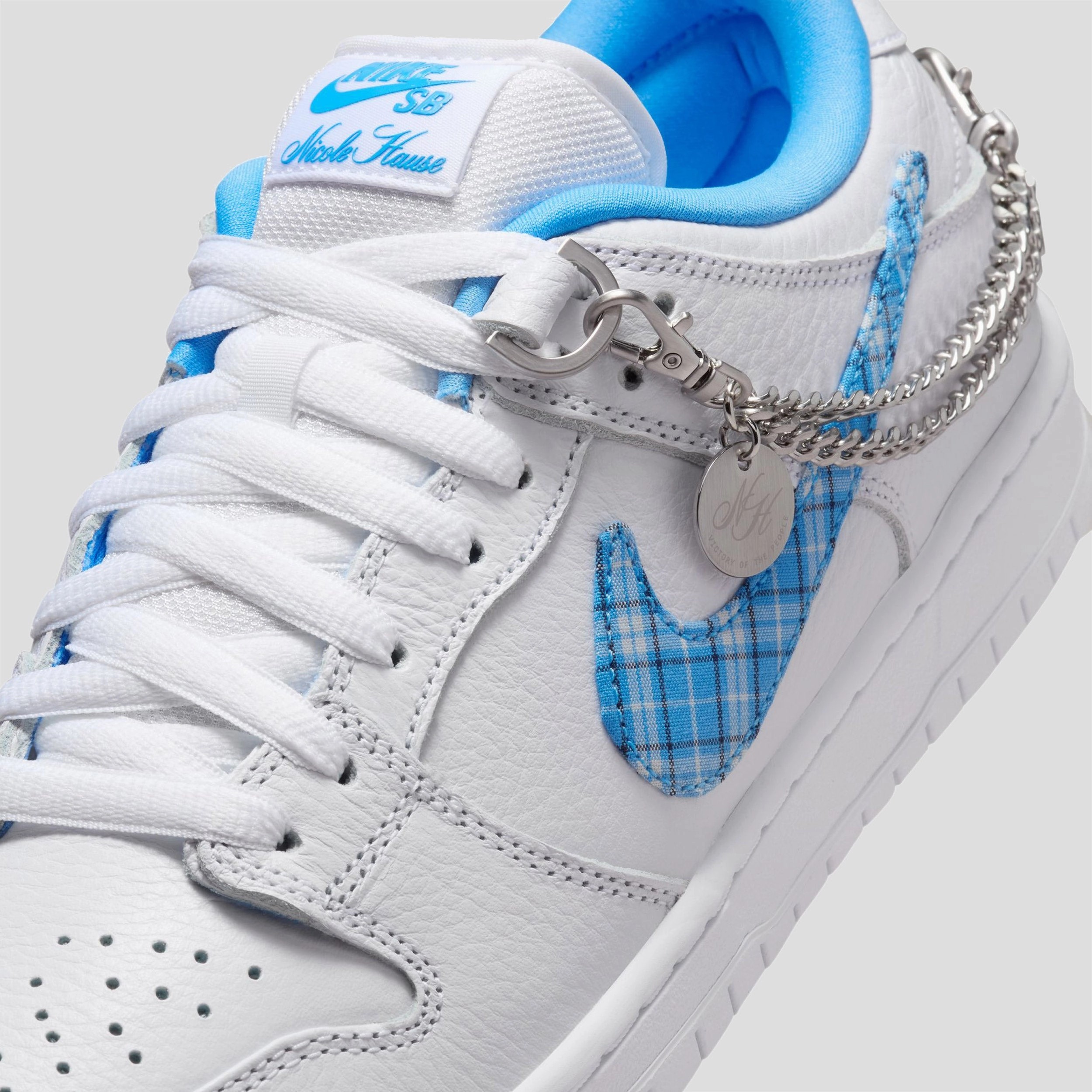 Nike SB X Nicole Hause Dunk Low Pro Skate Shoes White / University Blue Asics Gel-flux 5 Running Shoes