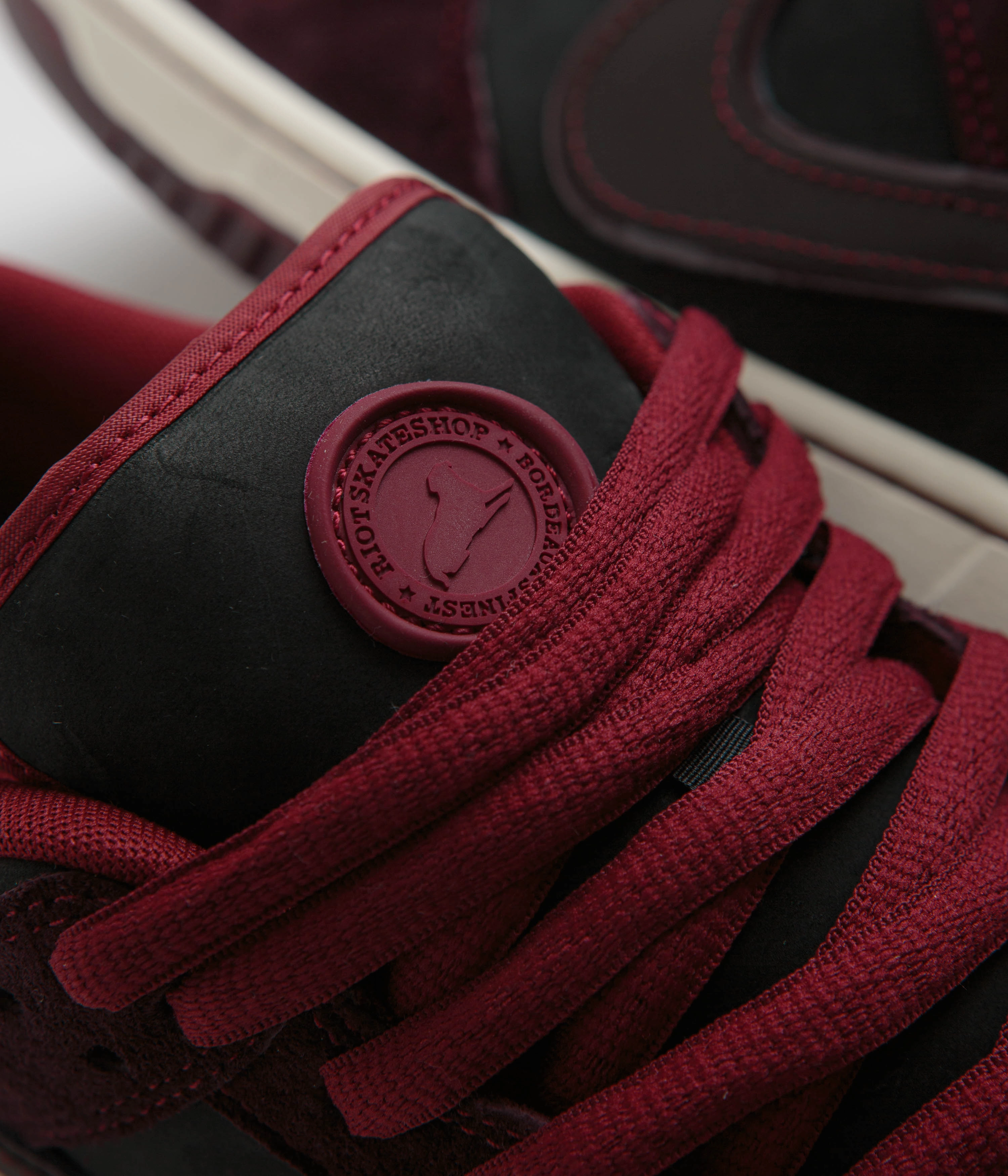 Nike SB x RIOT Skateshop Dunk Low Pro Shoes - Mahogany / Dark Beetroot - Team Red - Sail Asics Gel-nimbus Lite Running Shoes