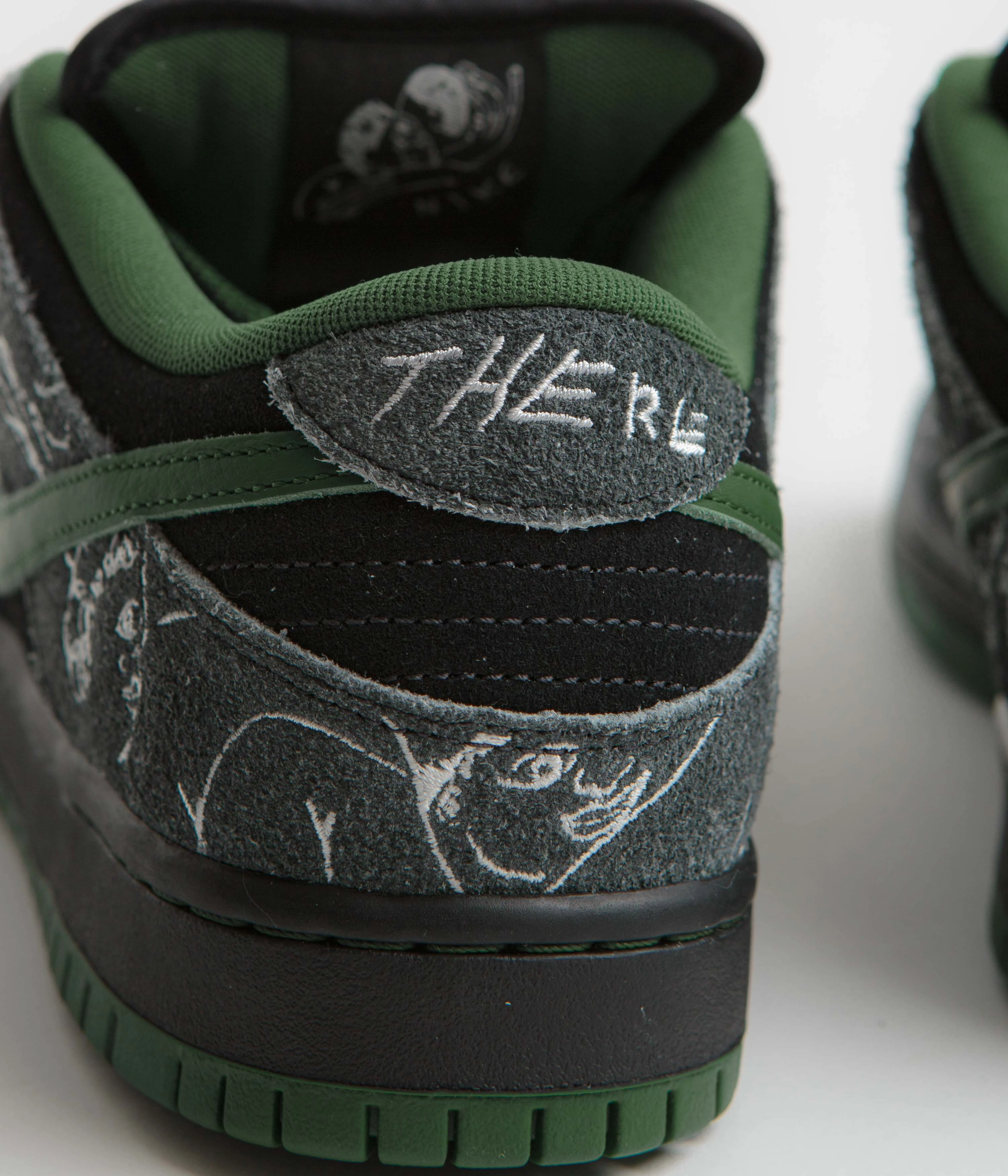 Asics Magic Speed 2 Shoes Nike SB x There Skateboards Dunk Low Shoes - Black / Gorge Green - Summit White