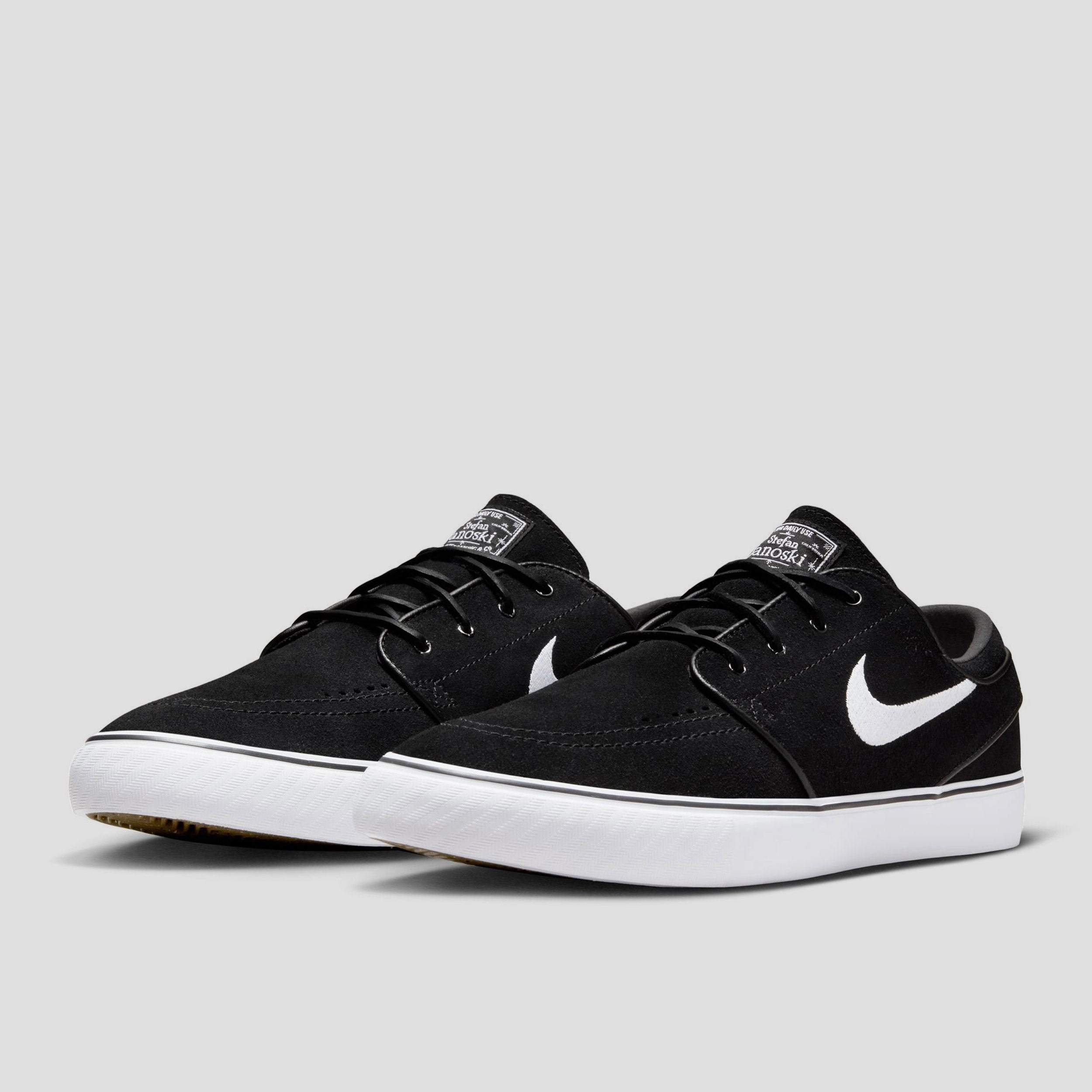 Nike SB Zoom Janoski OG  Skate Shoes Black / White - Black - White Asics Gel Venture 6 Mx Running Shoes 1012a504