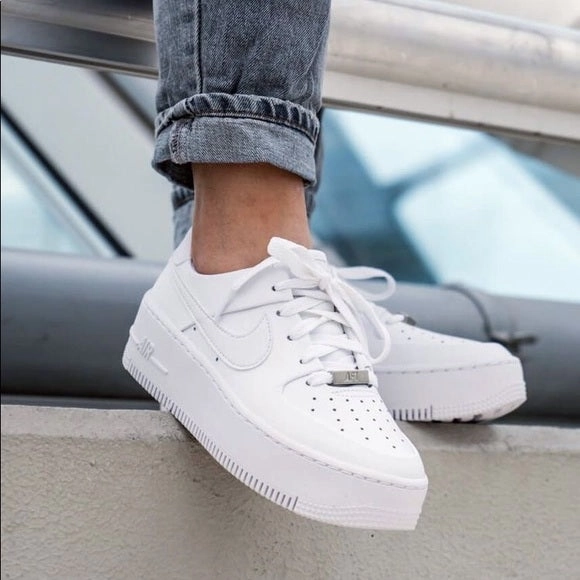 Nike Unisex Air Force One Sage Low, Size: 9 / Asics Gt 2160 Running Shoe