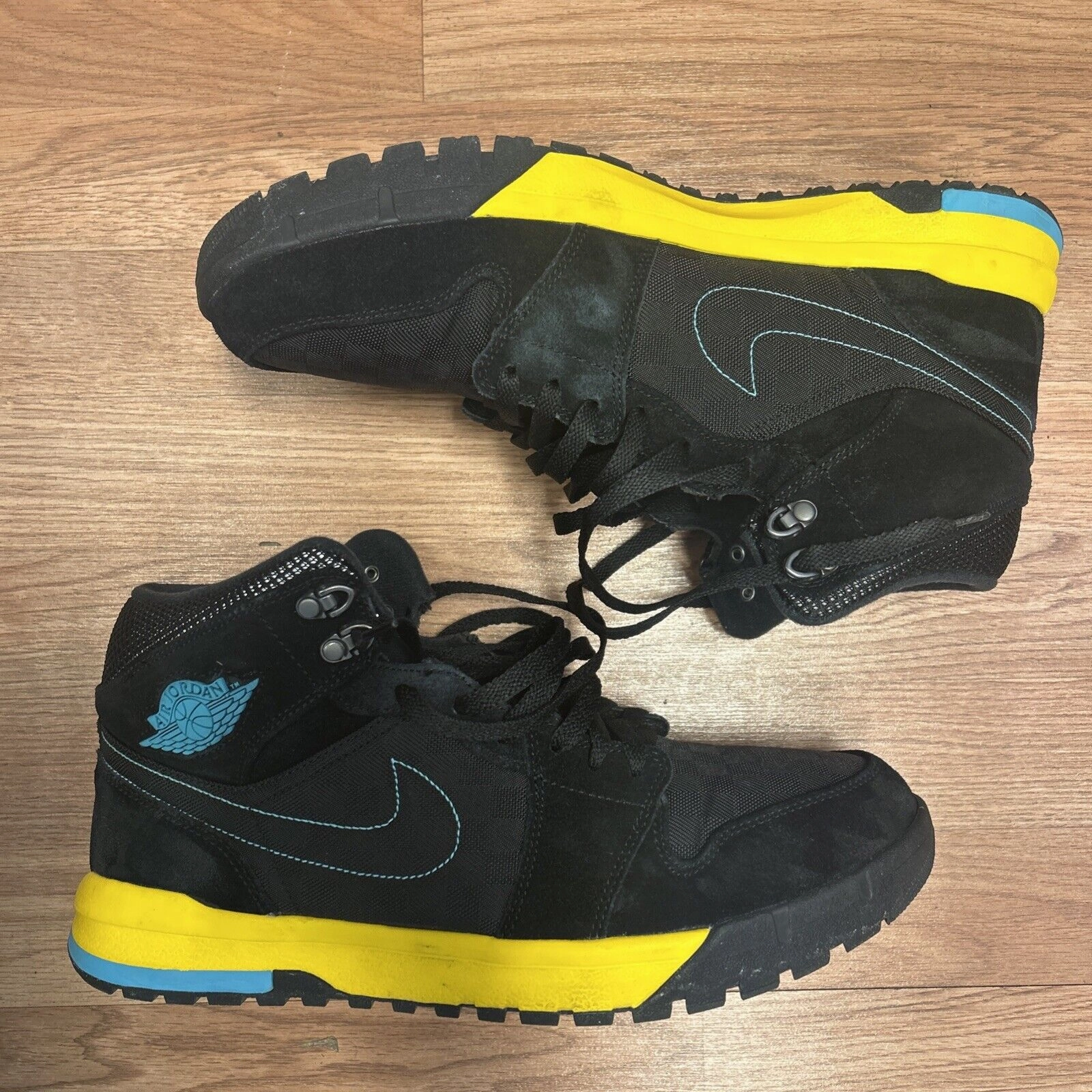 Nike Air Jordan Trail Mid High Boots Sneaker Shoes Size 13 NO BOX EUC Asics Tiger Runner Casual Shoes