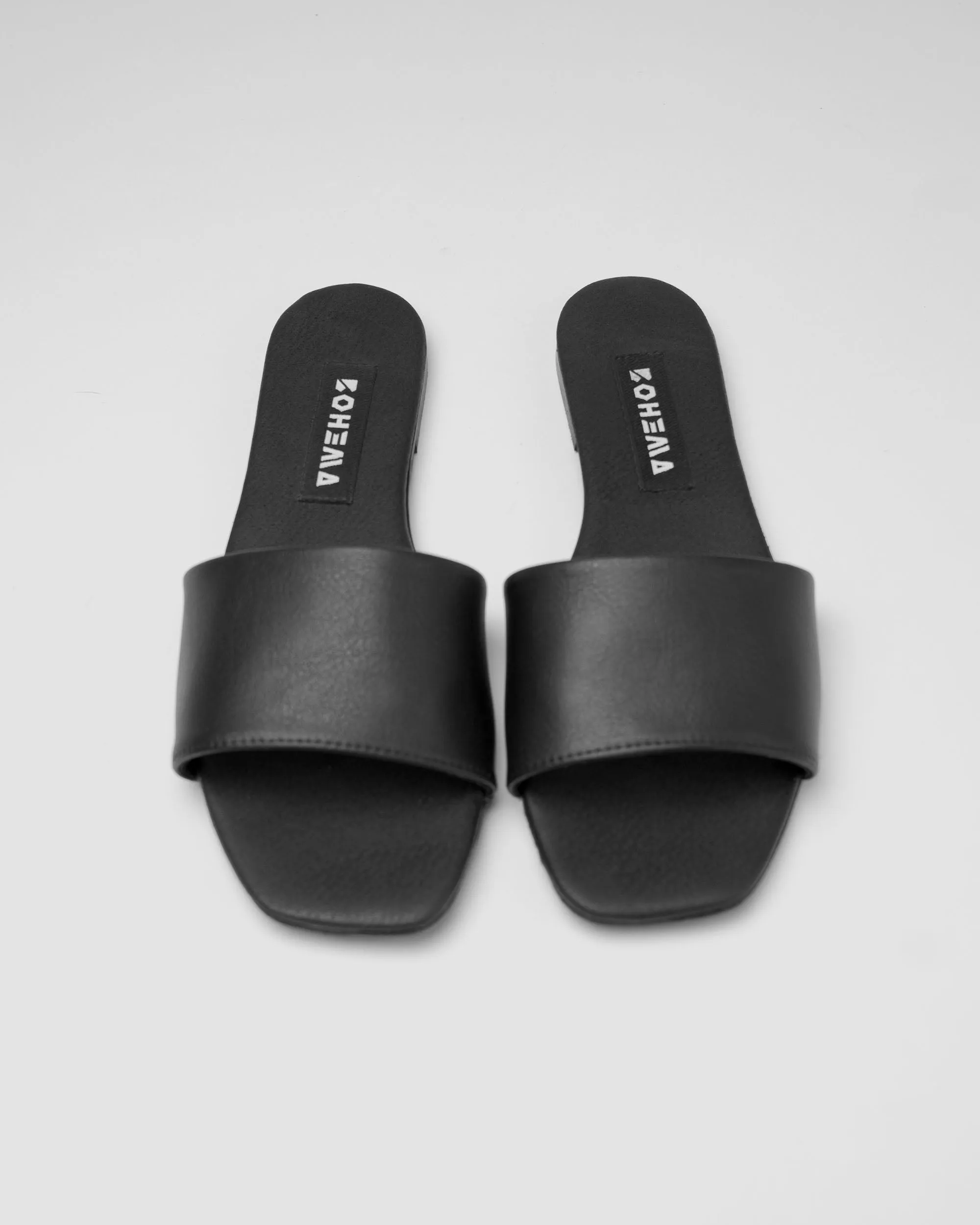 Mellow Slides Black vegan slides made of corn leather Steel Cap Flip Flops