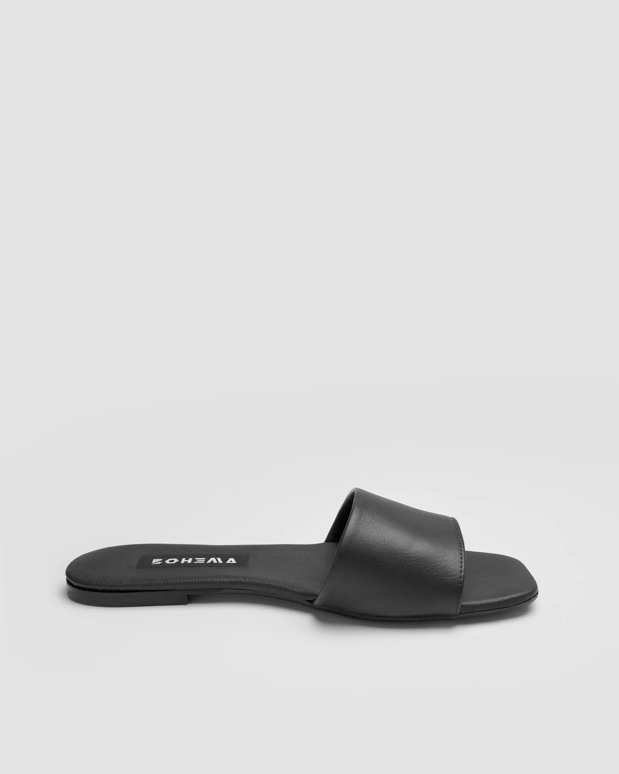 Mellow Slides Black vegan slides made of corn leather I Saw Regina George Wearing Flip Flops