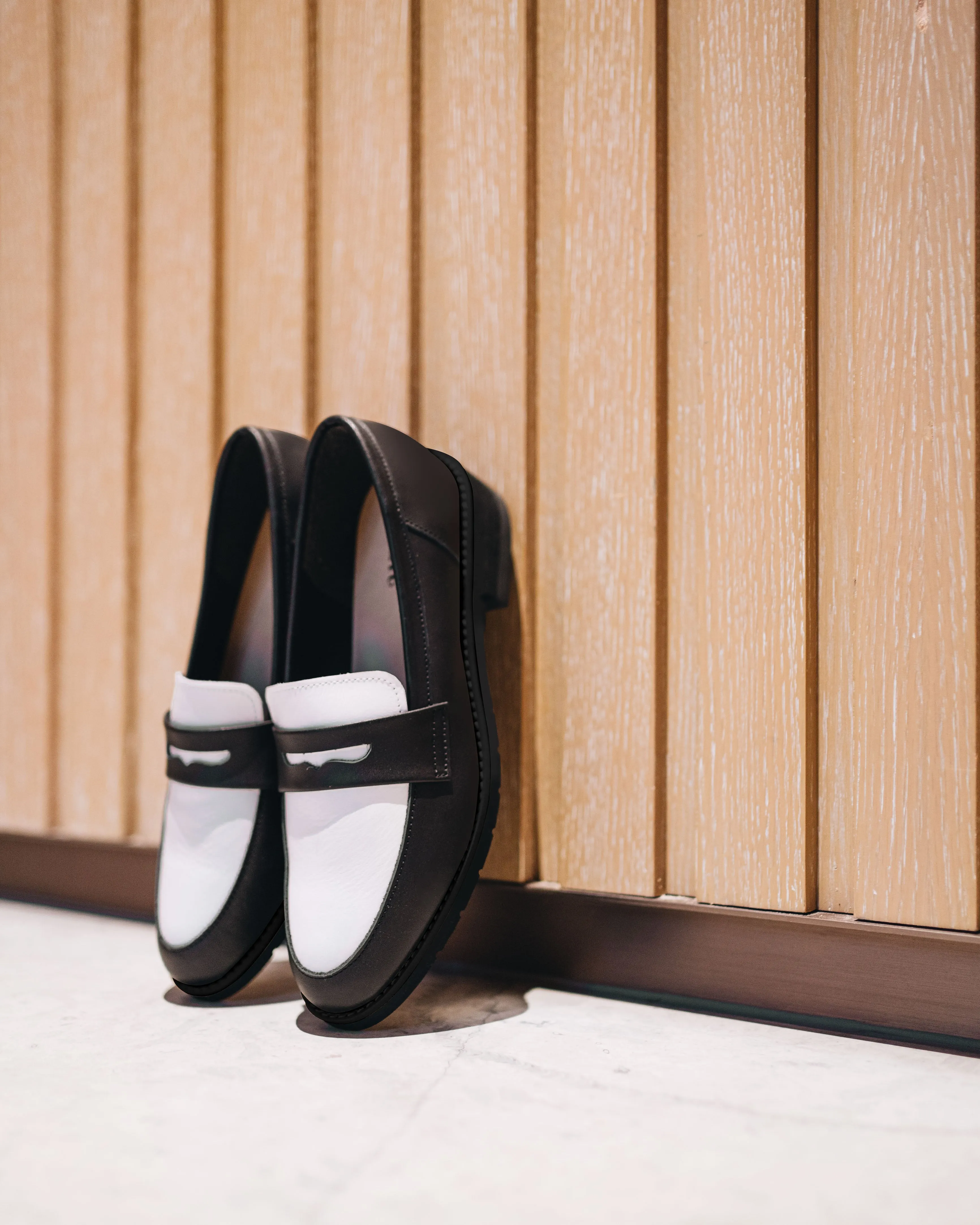 Outfits With Chunky Loafers Penny Loafers - Black n White