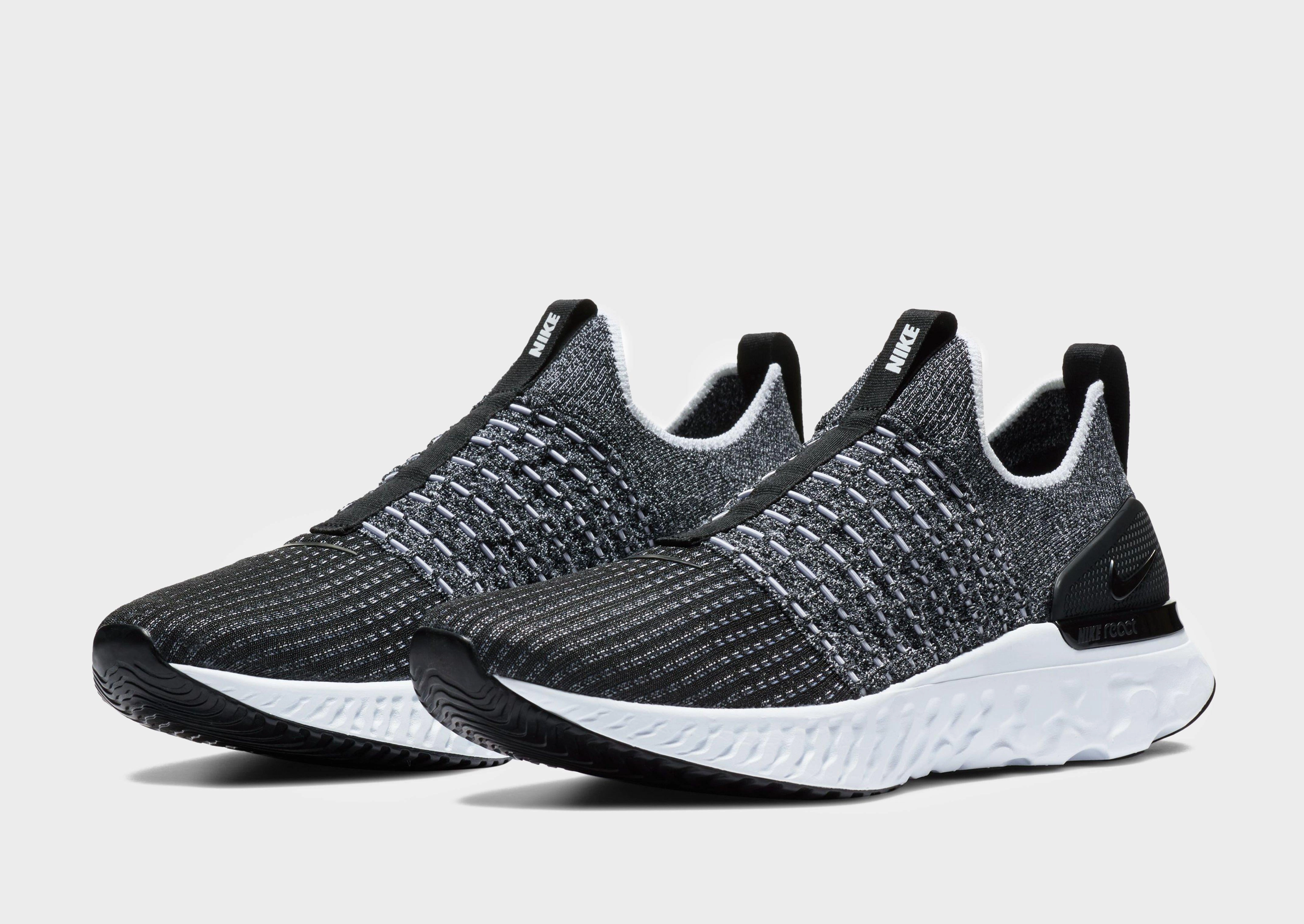 Phantom Run 2 Asics Gel Venture 6 Running Shoe