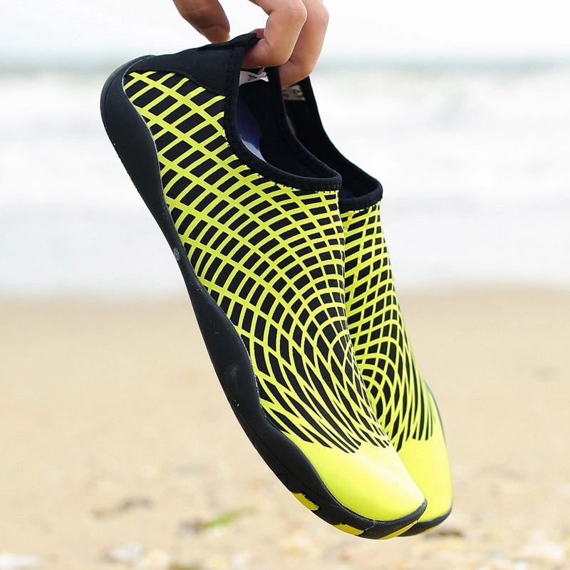 Plus size 35-47 Men Light Sneakers Unisex Aqua Shoes Beach Water Quick-dry Light Shoes Professional Lovers Swmming Shoes Flat Shoes Cause Foot Pain