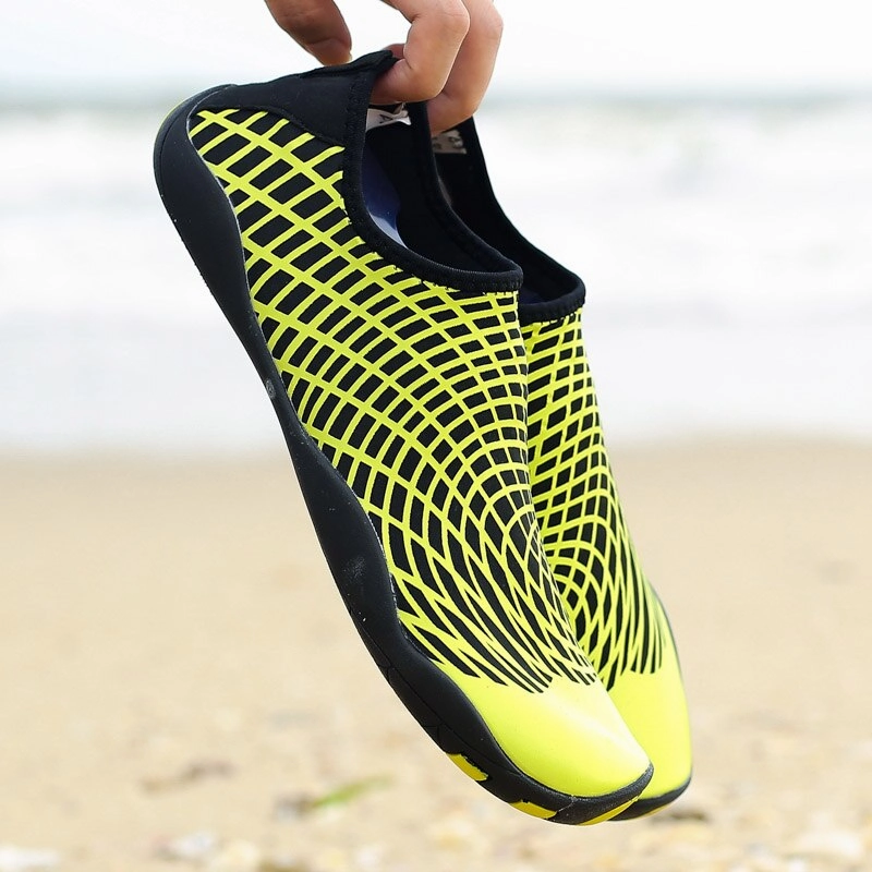 Plus size 35-47 Men Light Sneakers Unisex Aqua Shoes Beach Water Quick-dry Light Shoes Professional Lovers Swmming Shoes Flat Soft Shoes