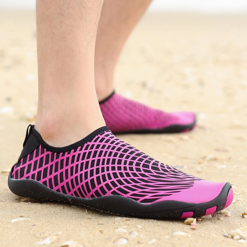 Plus size 35-47 Men Light Sneakers Unisex Aqua Shoes Beach Water Quick-dry Light Shoes Professional Lovers Swmming Shoes Jones Flat Shoes