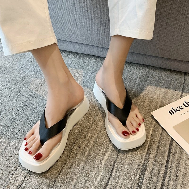 Flip Flop Wreaths Yeknu Black White Mixed Color Platform Flip Flops Women Brand Designer Wedges Clip Toe Slippers Female Summer Sandals Beach Shoes