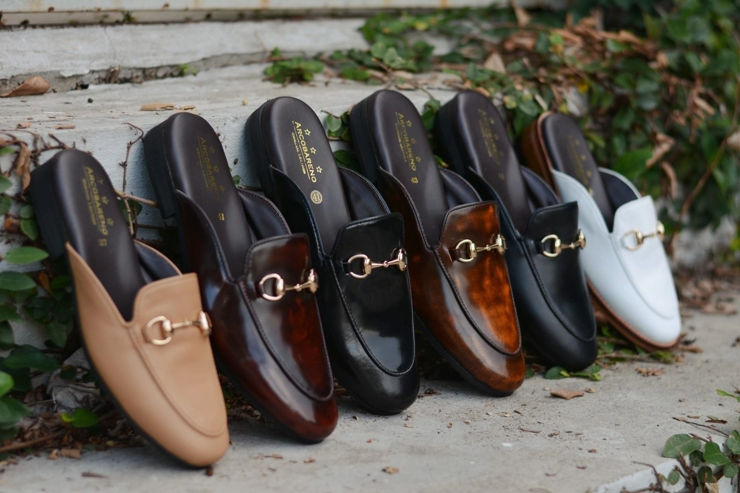 701 Slipper Horsebit White Smiley Face Slippers