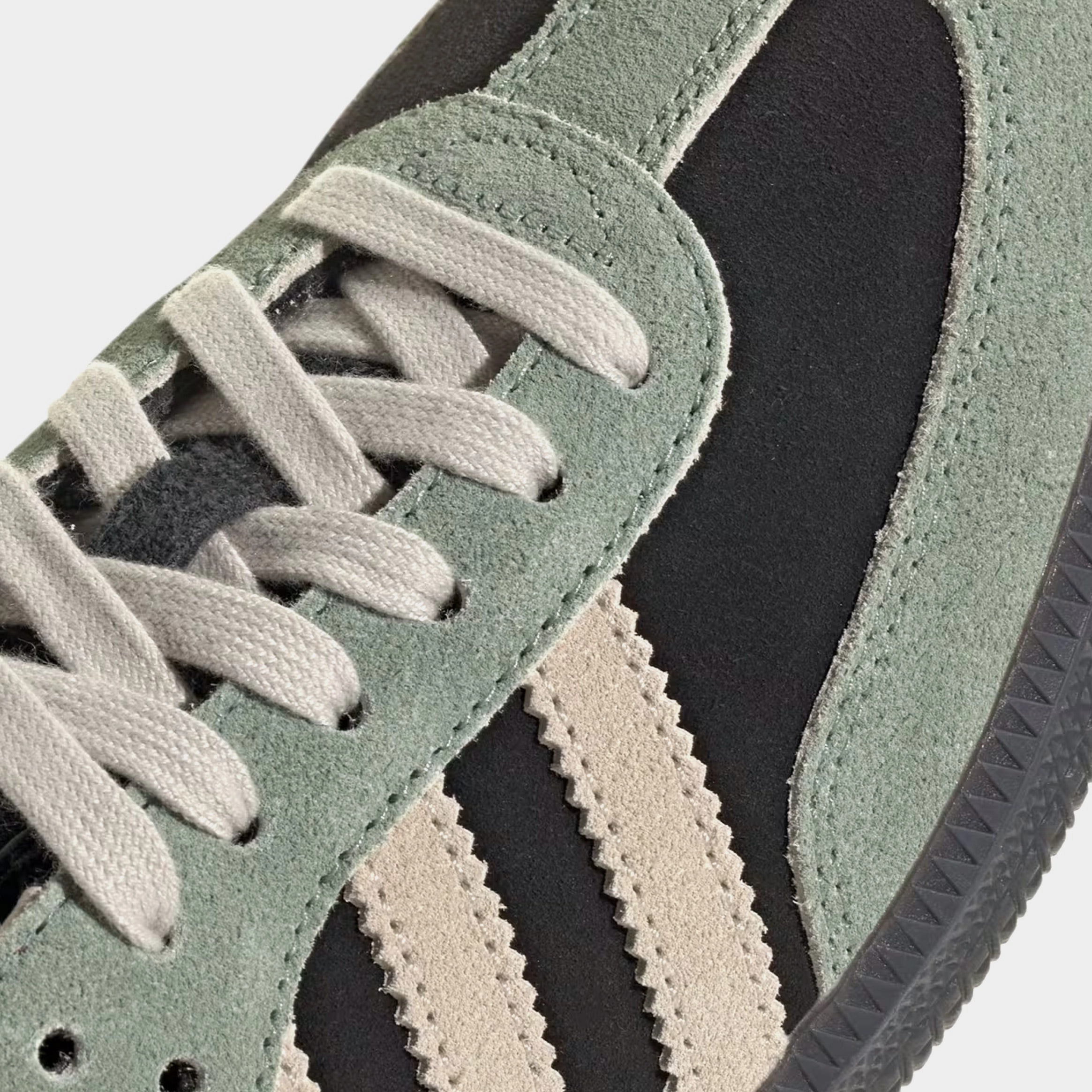 Adidas Wide Golf Shoes Samba OG Womens Lifestyle Shoes (Core Black/Alumina/Silver Green)